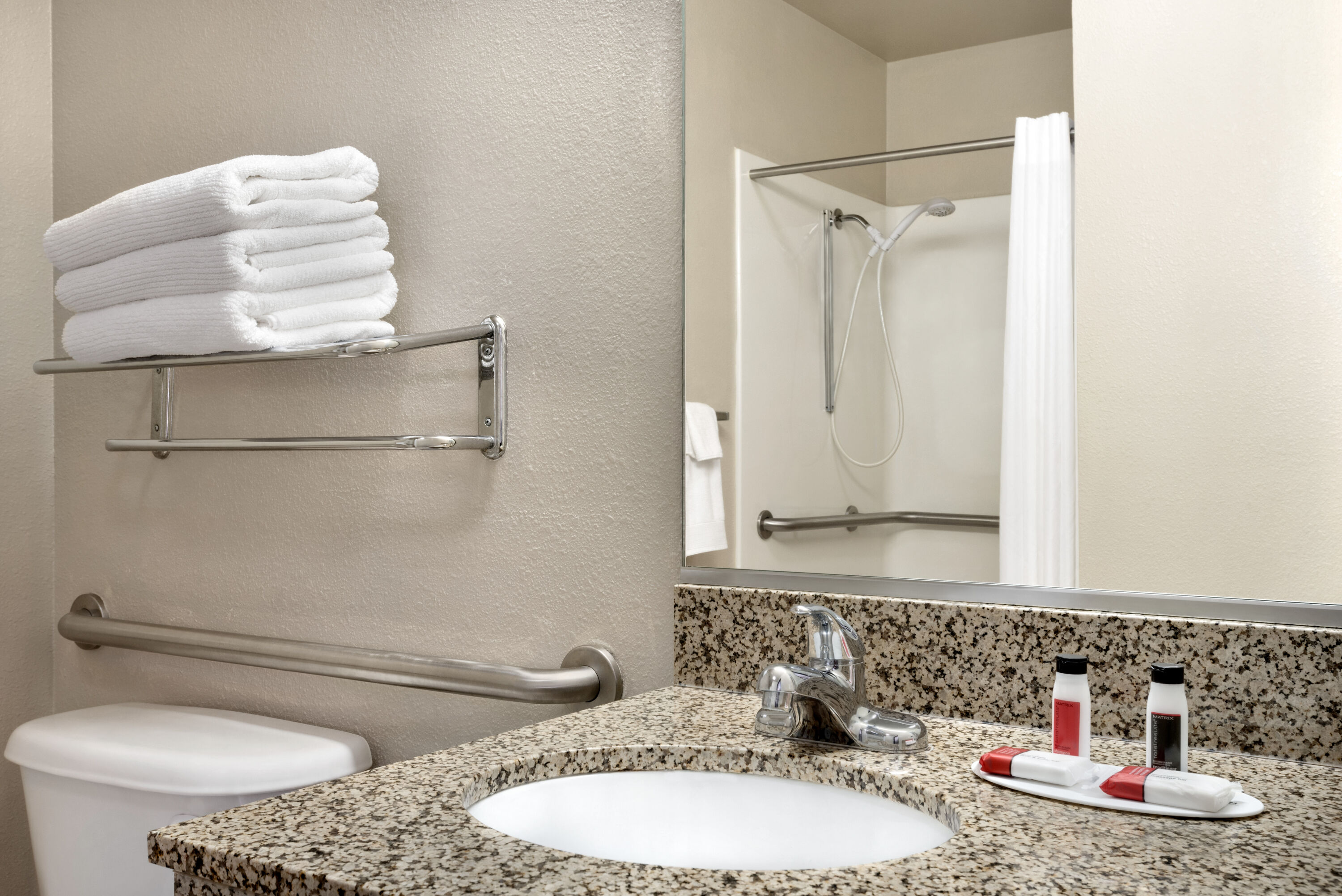 Travelodge by Wyndham Clinton Valley West Court Clinton IA Hotels