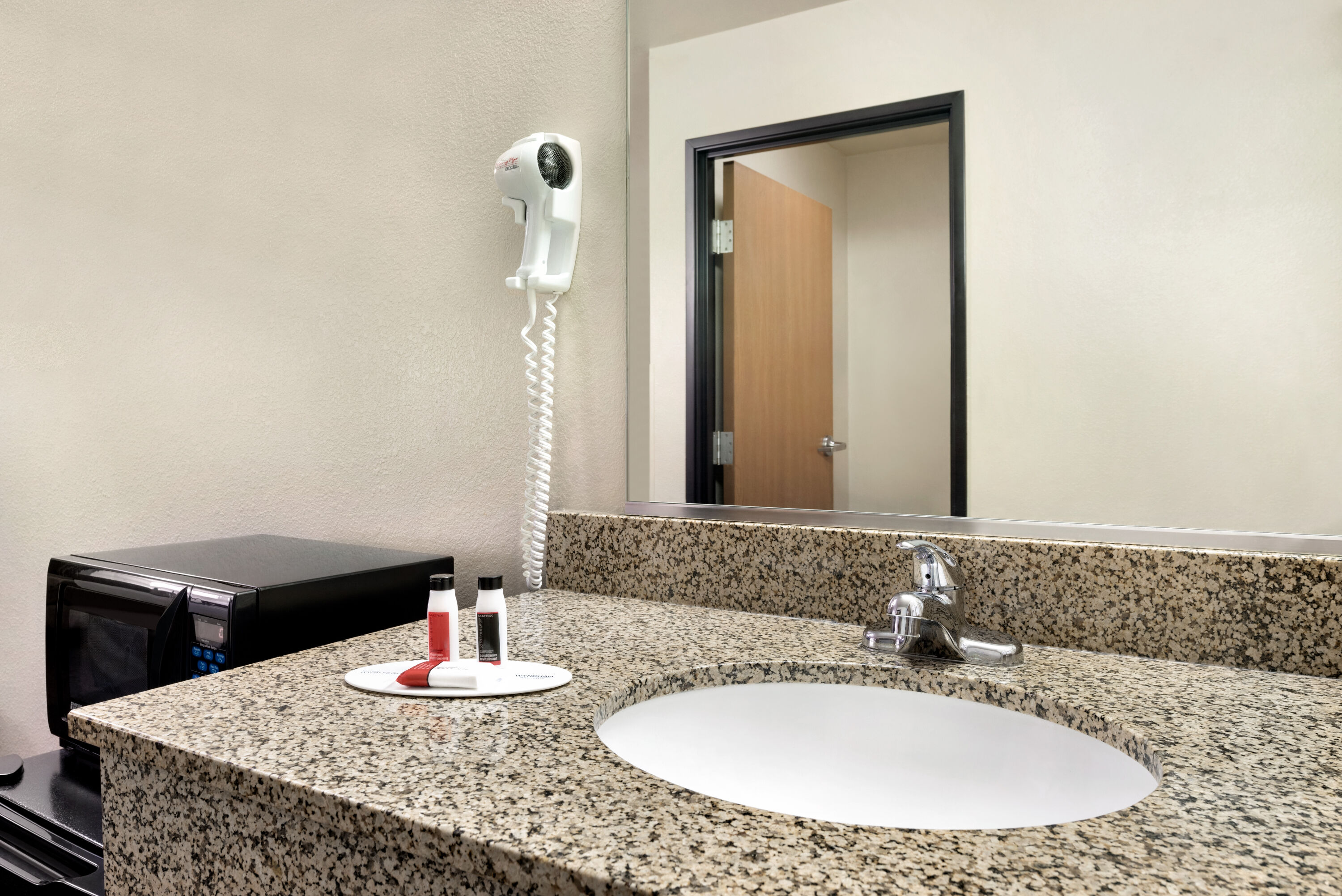 Travelodge by Wyndham Clinton Valley West Court Clinton IA Hotels