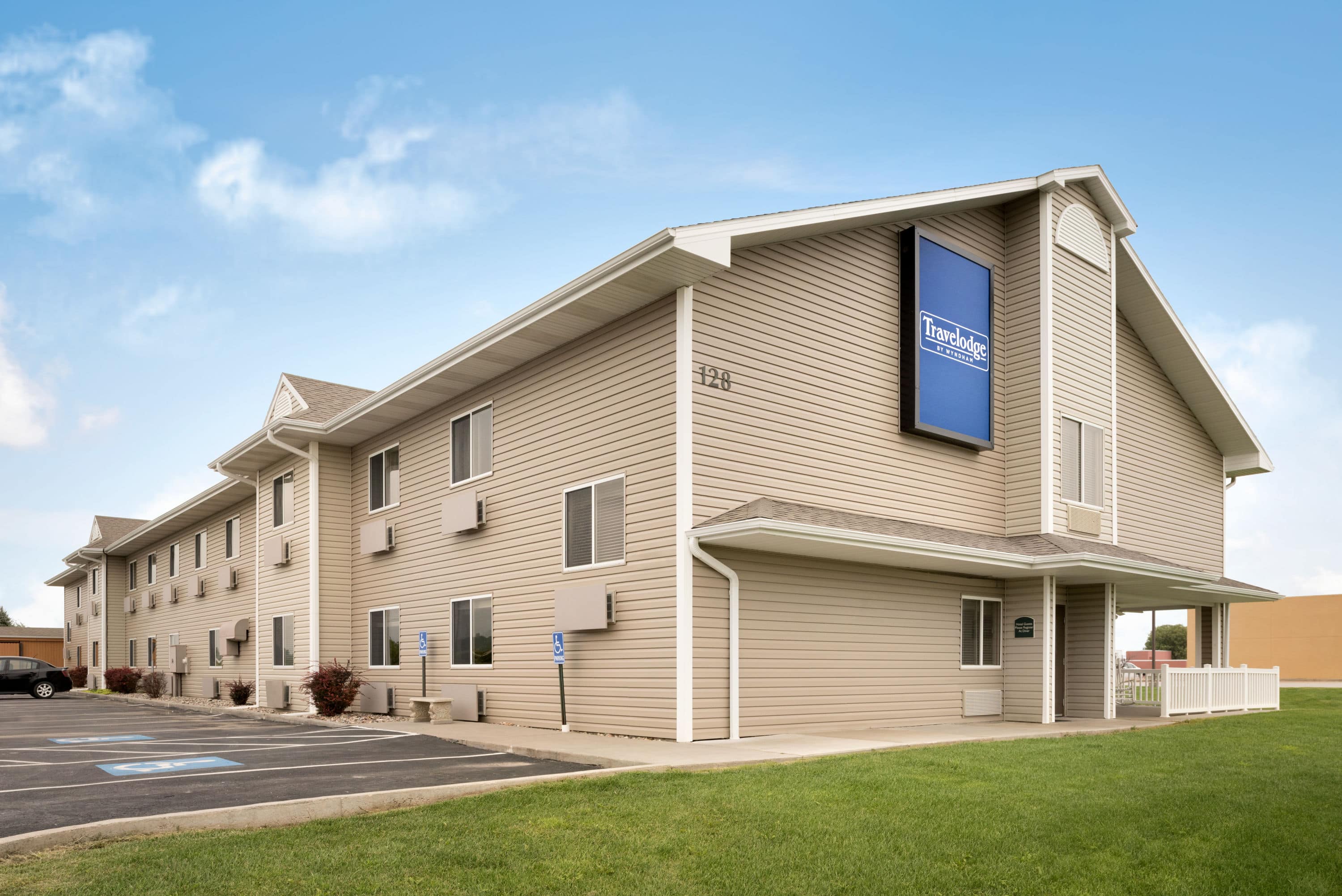 Travelodge by Wyndham Missouri Valley Missouri Valley, IA Hotels
