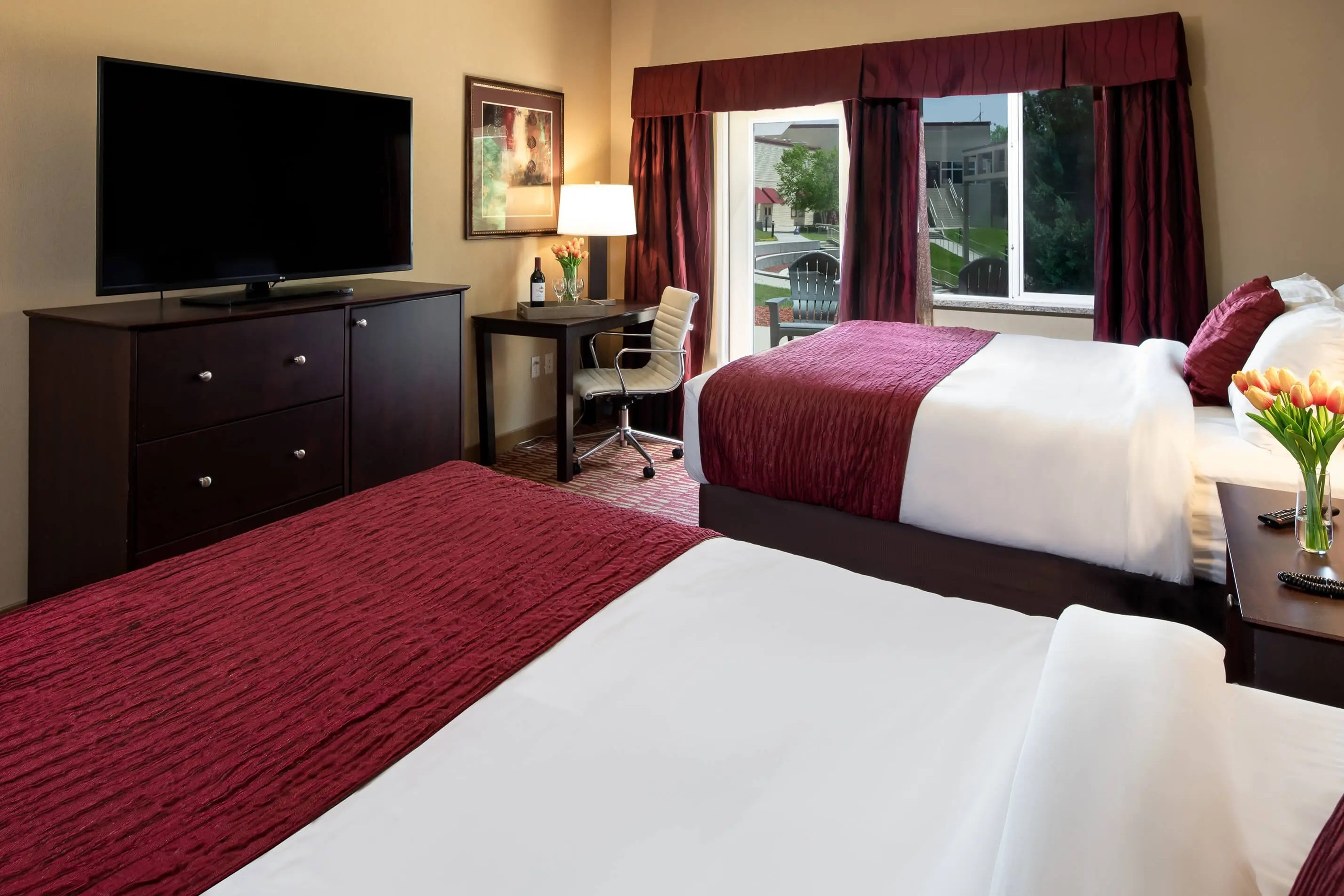 Guest room at the Lakeside Hotel Casino, a Travelodge by Wyndham in Osceola, Iowa