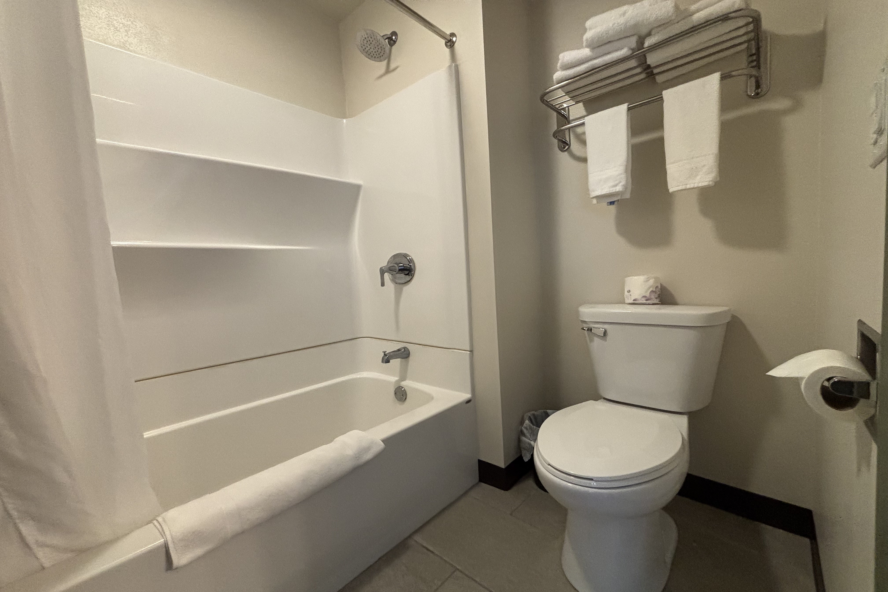 Guest room bath at the Travelodge by Wyndham Atlanta, Illinois in Atlanta, Illinois