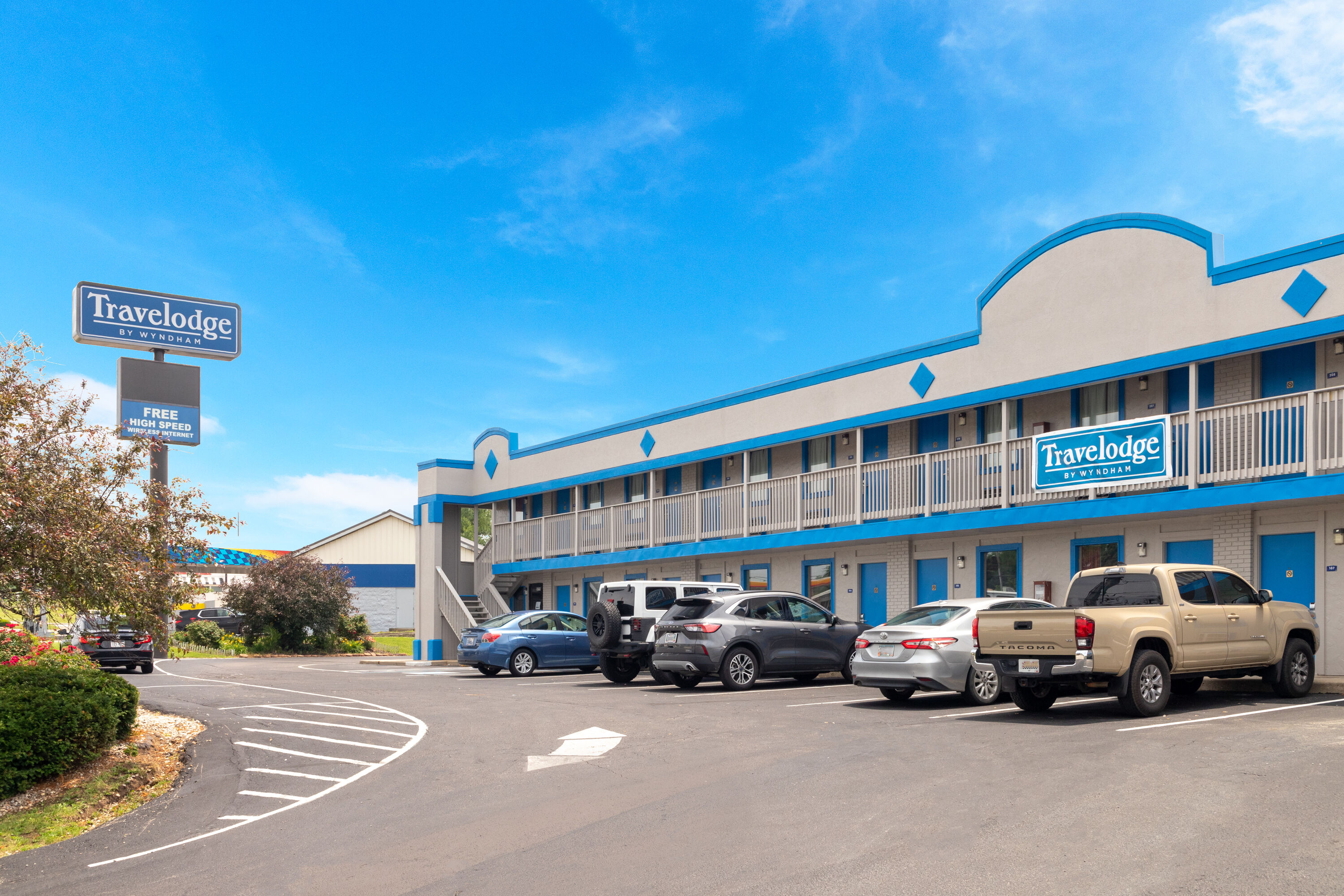 Exterior Day Image of Travelodge by Wyndham Richmond IN hotel in Richmond, Indiana
