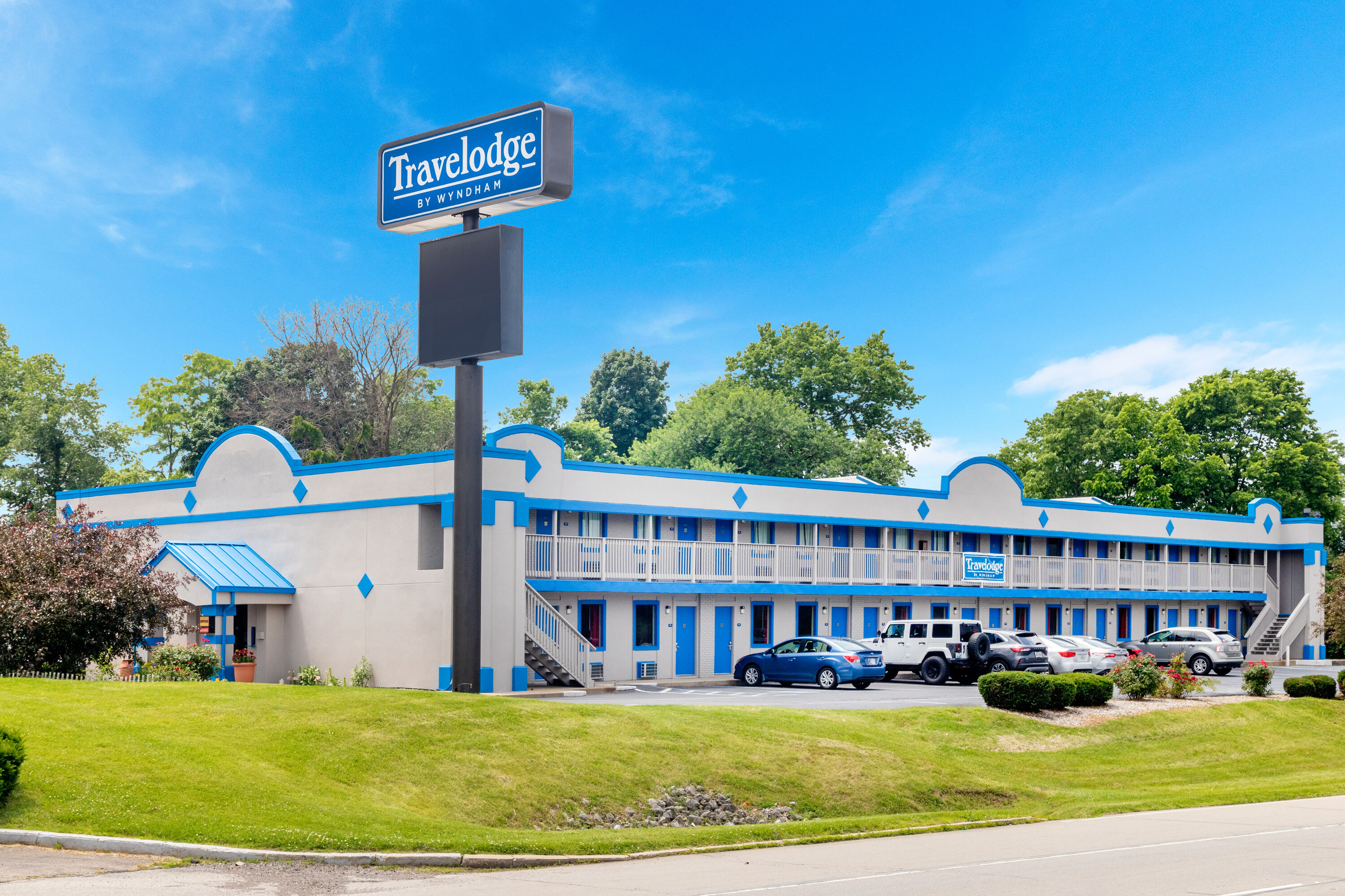 Exterior Day Image of Travelodge by Wyndham Richmond IN hotel in Richmond, Indiana