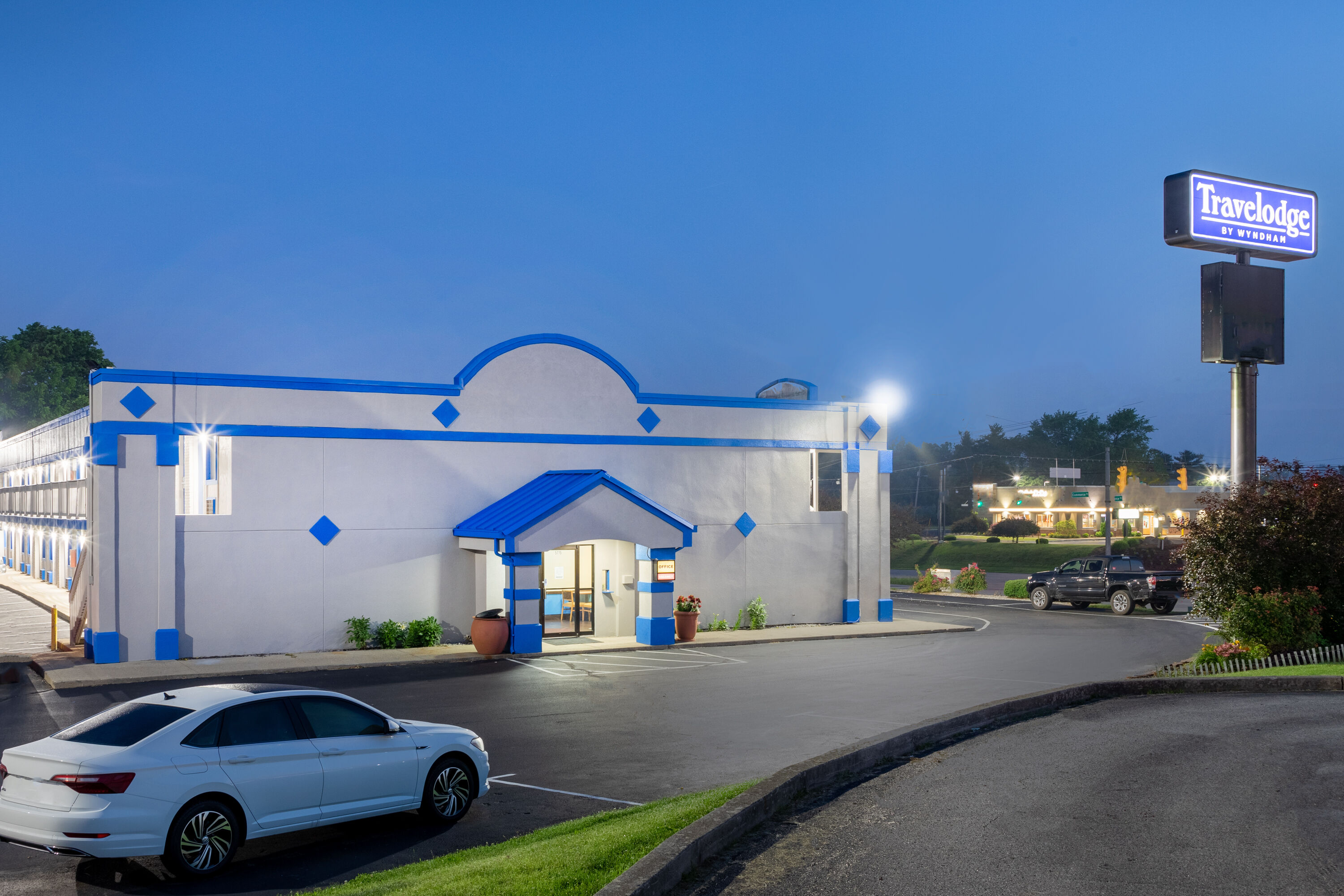 Exterior Dusk Image of Travelodge by Wyndham Richmond IN hotel in Richmond, Indiana