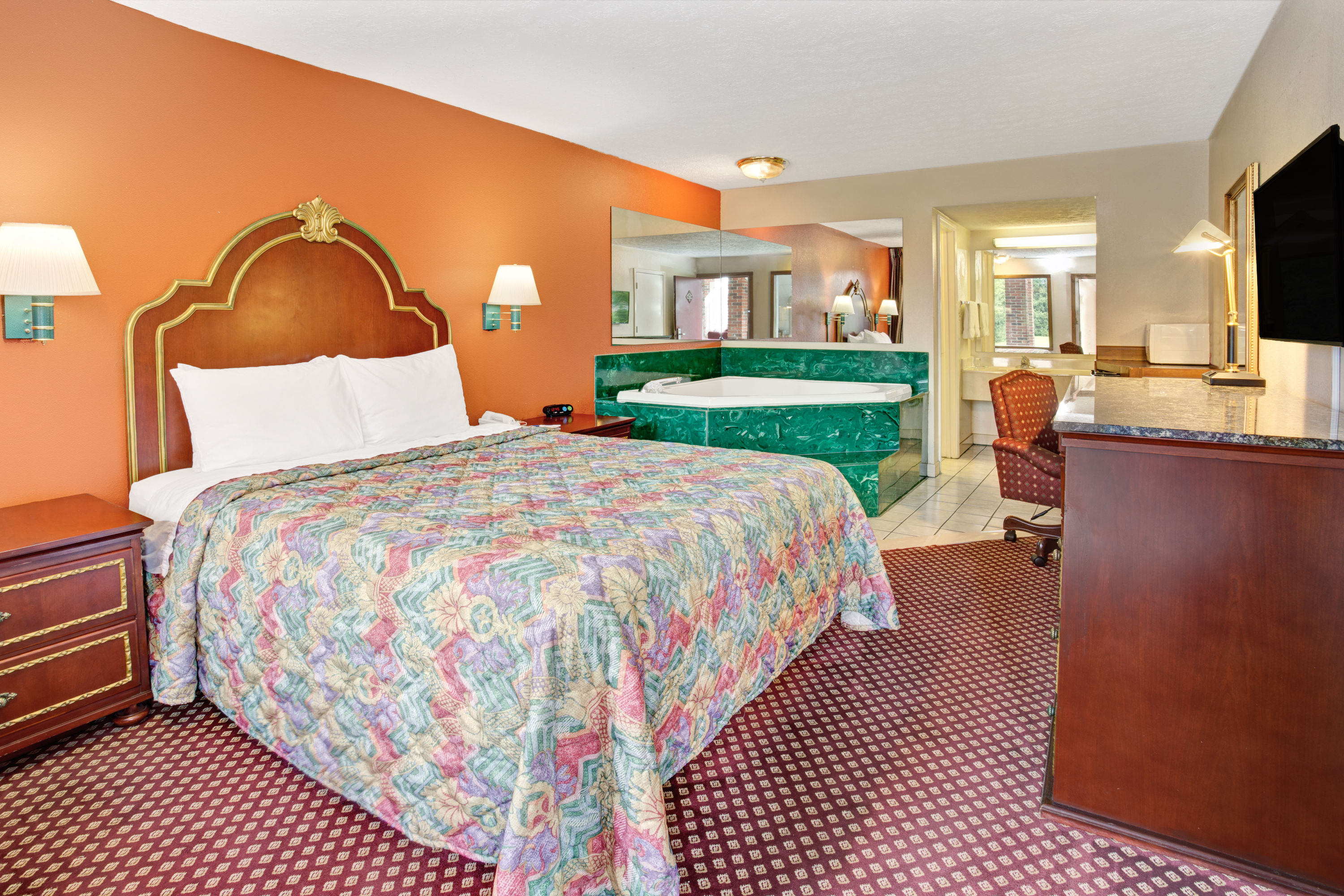 Travelodge by Wyndham Sellersburg / Louisville North suite in Sellersburg, Indiana