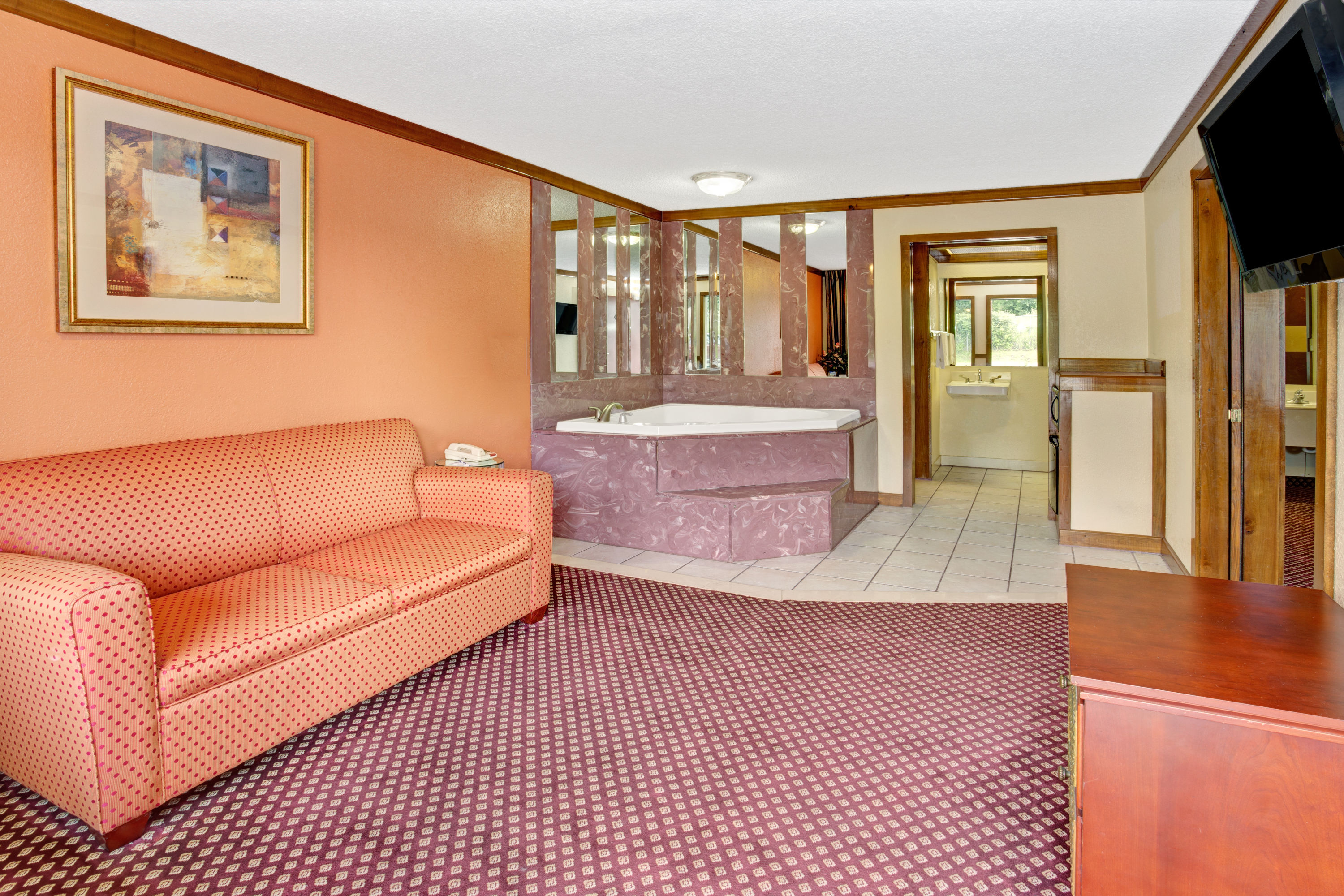 Travelodge by Wyndham Sellersburg / Louisville North suite in Sellersburg, Indiana