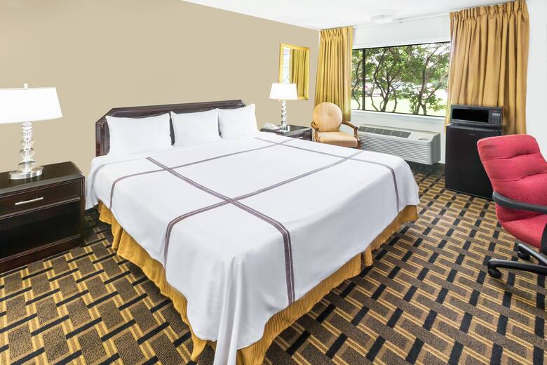 Guest room at the Travelodge Shreveport LA in Shreveport, Louisiana