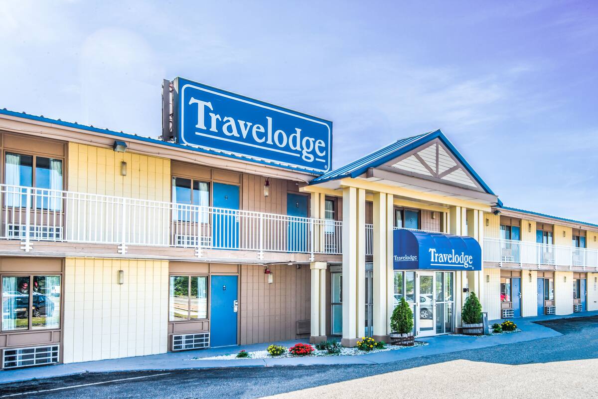Portland Travelodge Hotels Me 04102 Exterior Of Portland Travelodge Hotel In Maine