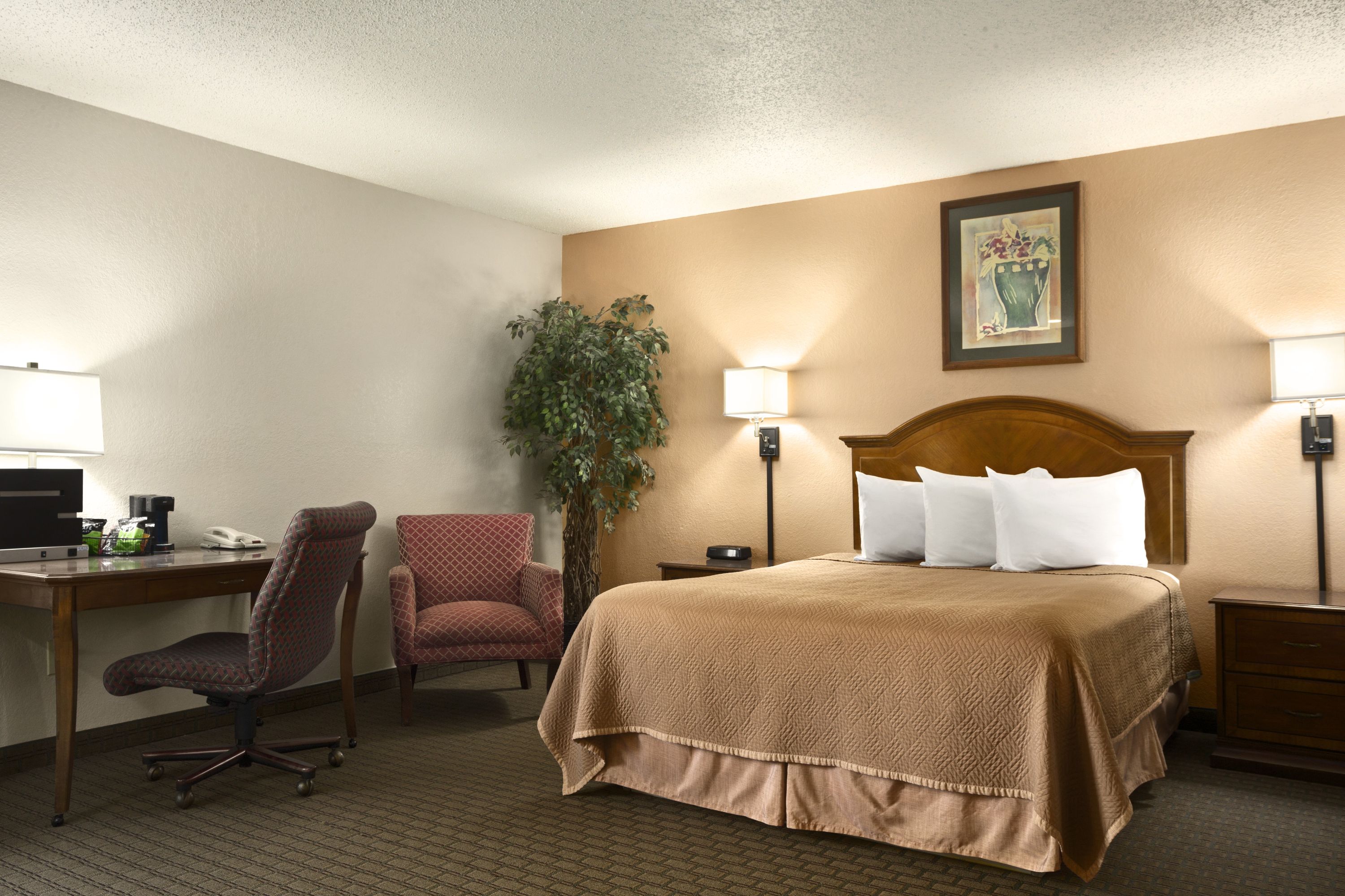 Travelodge by Wyndham Battle Creek suite in Battle Creek, Michigan
