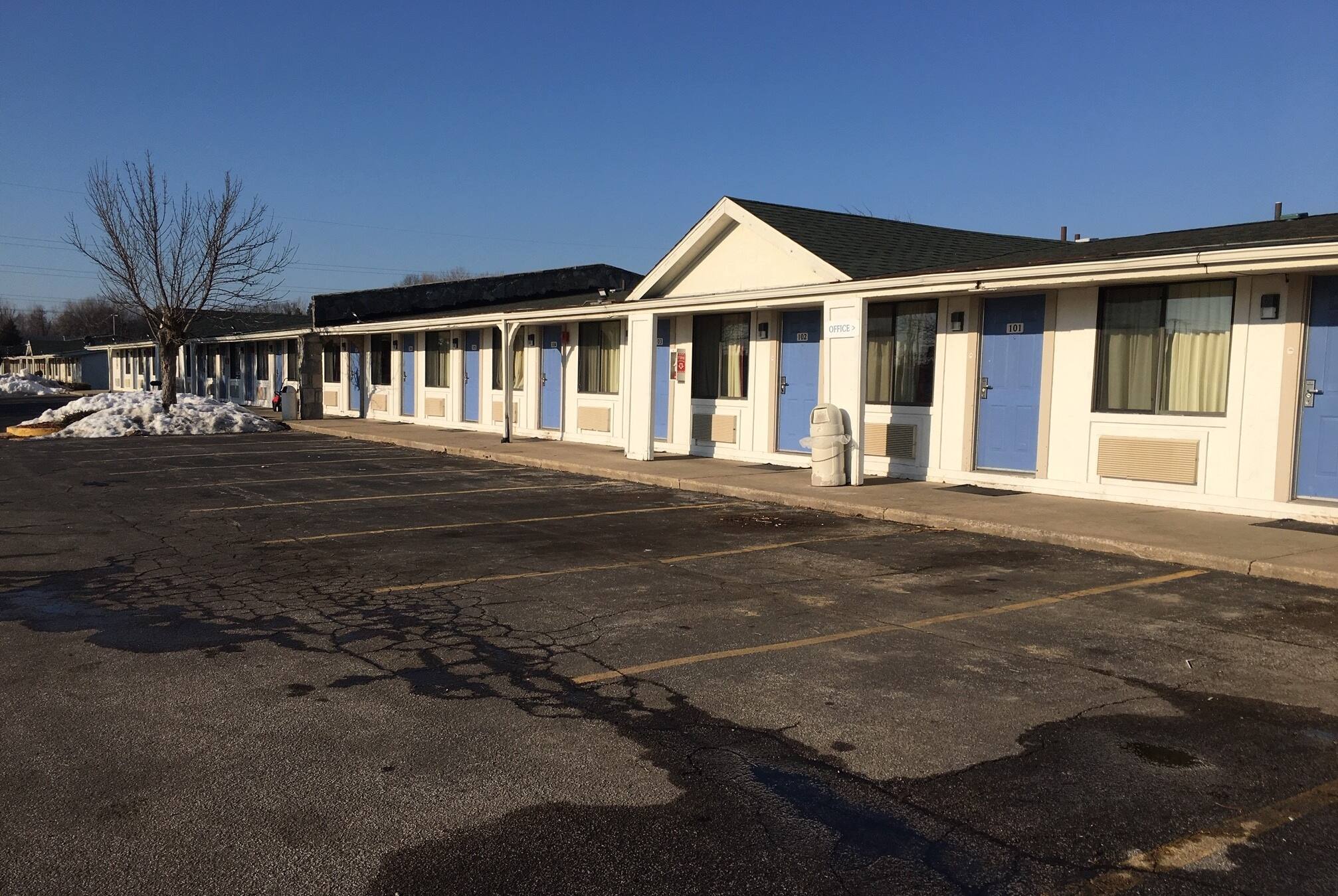 benton harbor mi hotels on the water