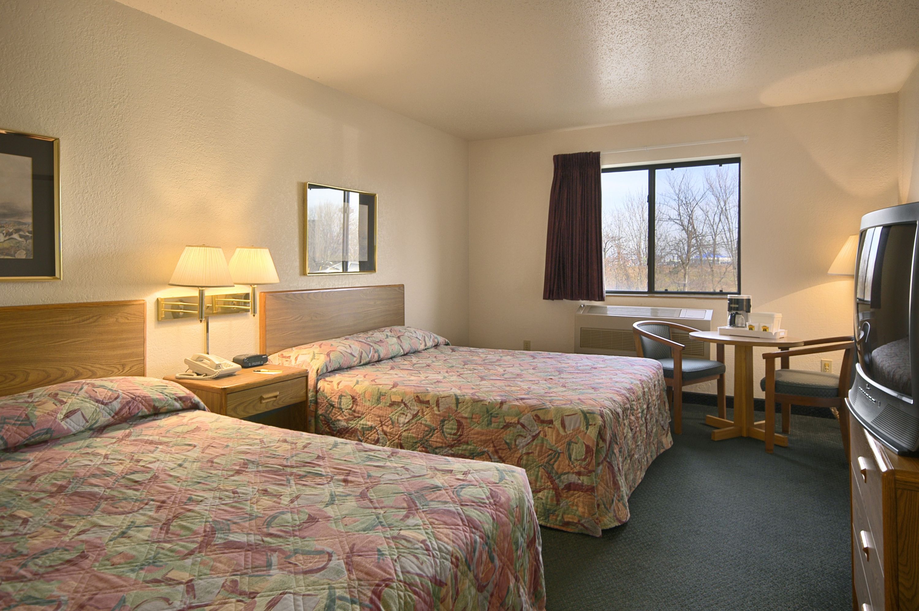 2 Full Beds, Business Room, Non-Smoking