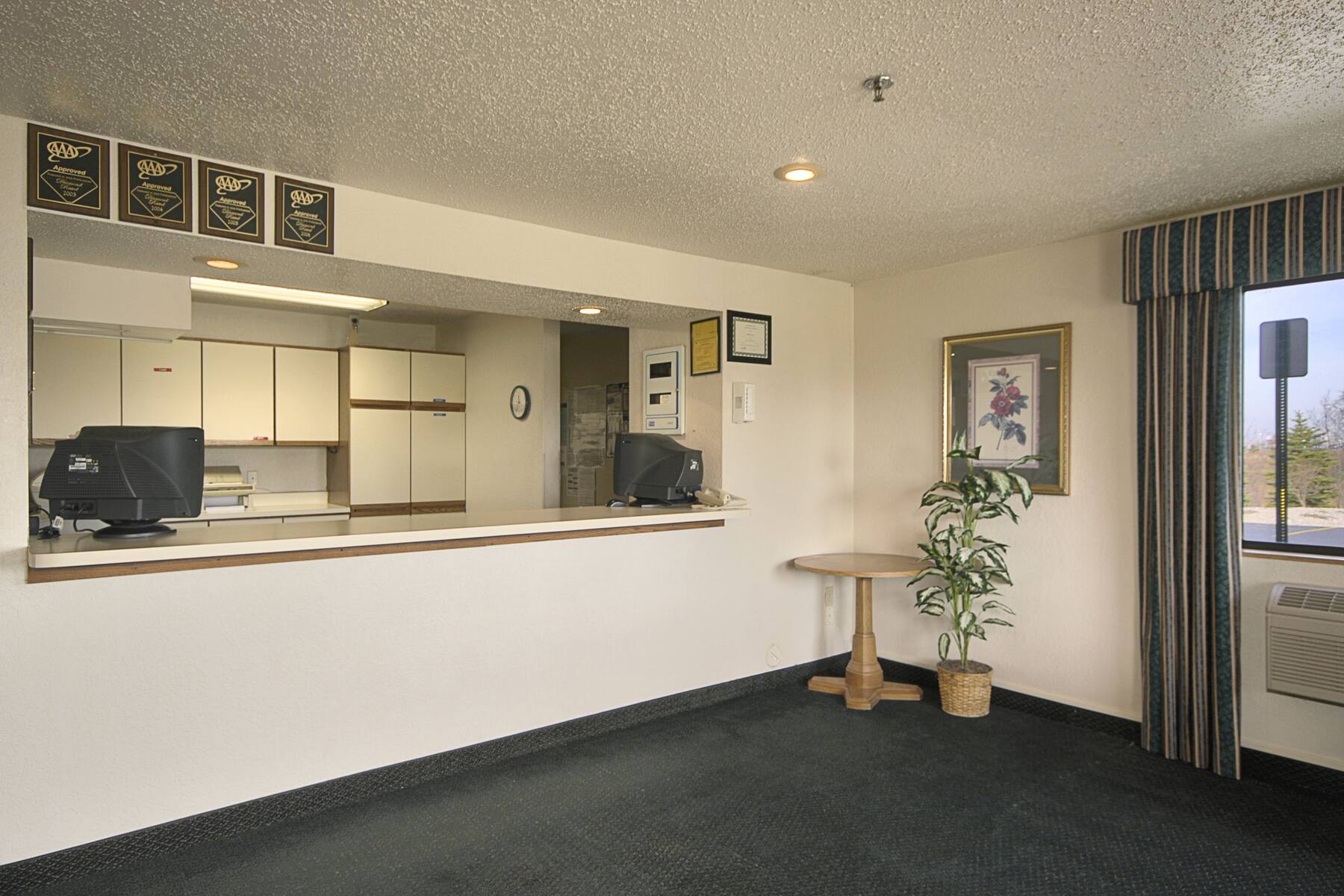 Travelodge Hudsonville hotel lobby in Hudsonville, Michigan Travelodge Hudsonville hotel lobby in Hudsonville, Michigan