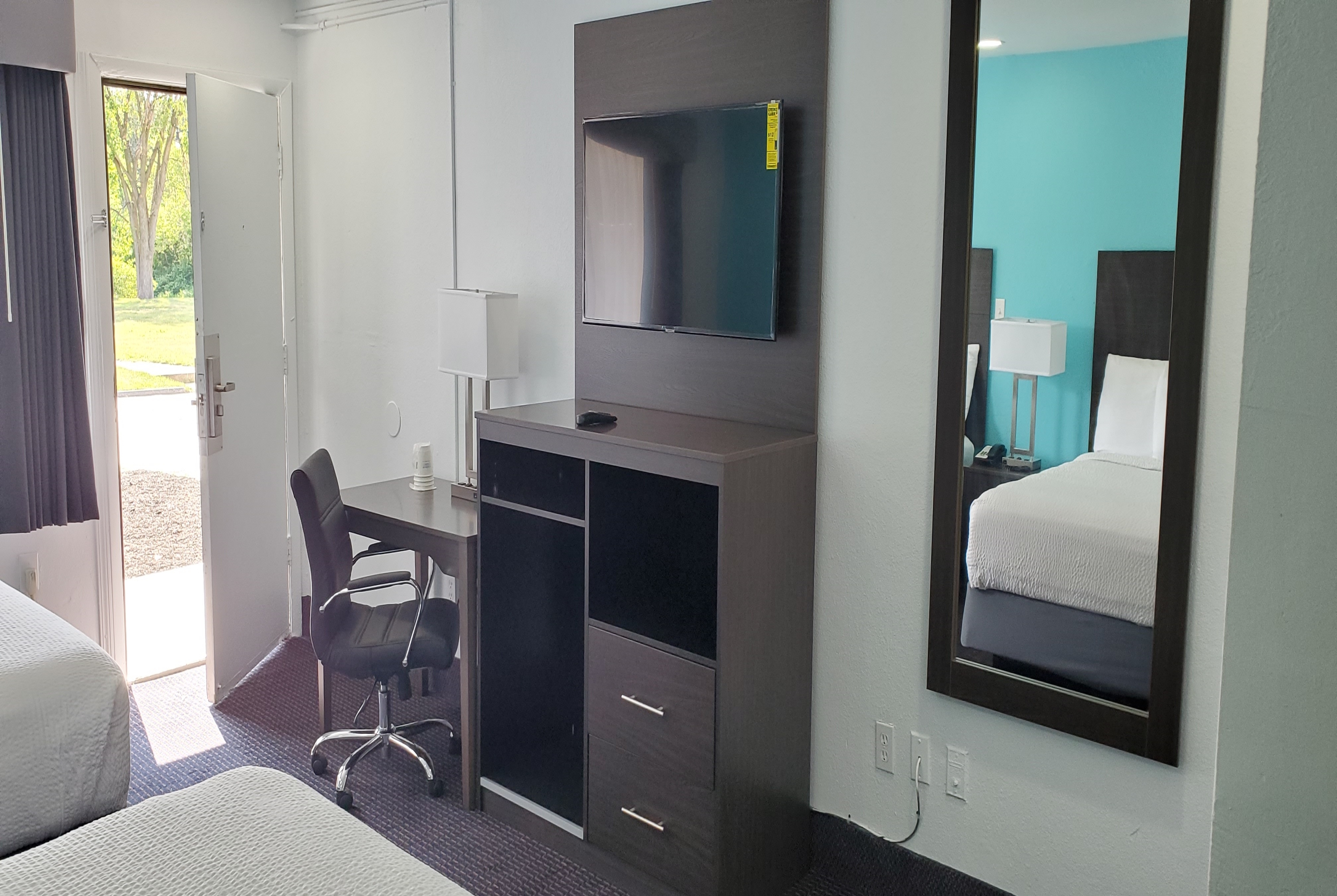 Guest room at the Travelodge by Wyndham Livonia/Canton/Novi Detroit Area in Livonia, Michigan