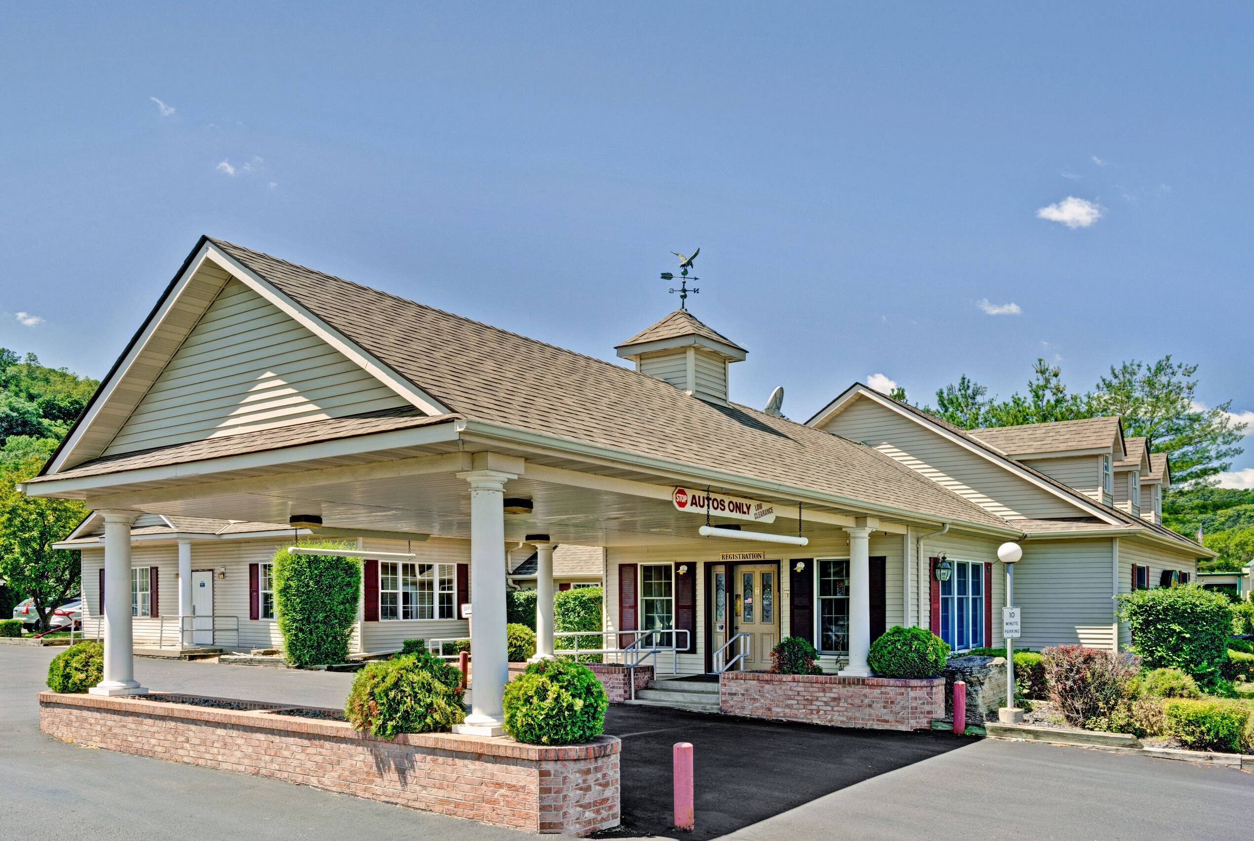 Travelodge by Wyndham Red Wing Red Wing, MN Hotels