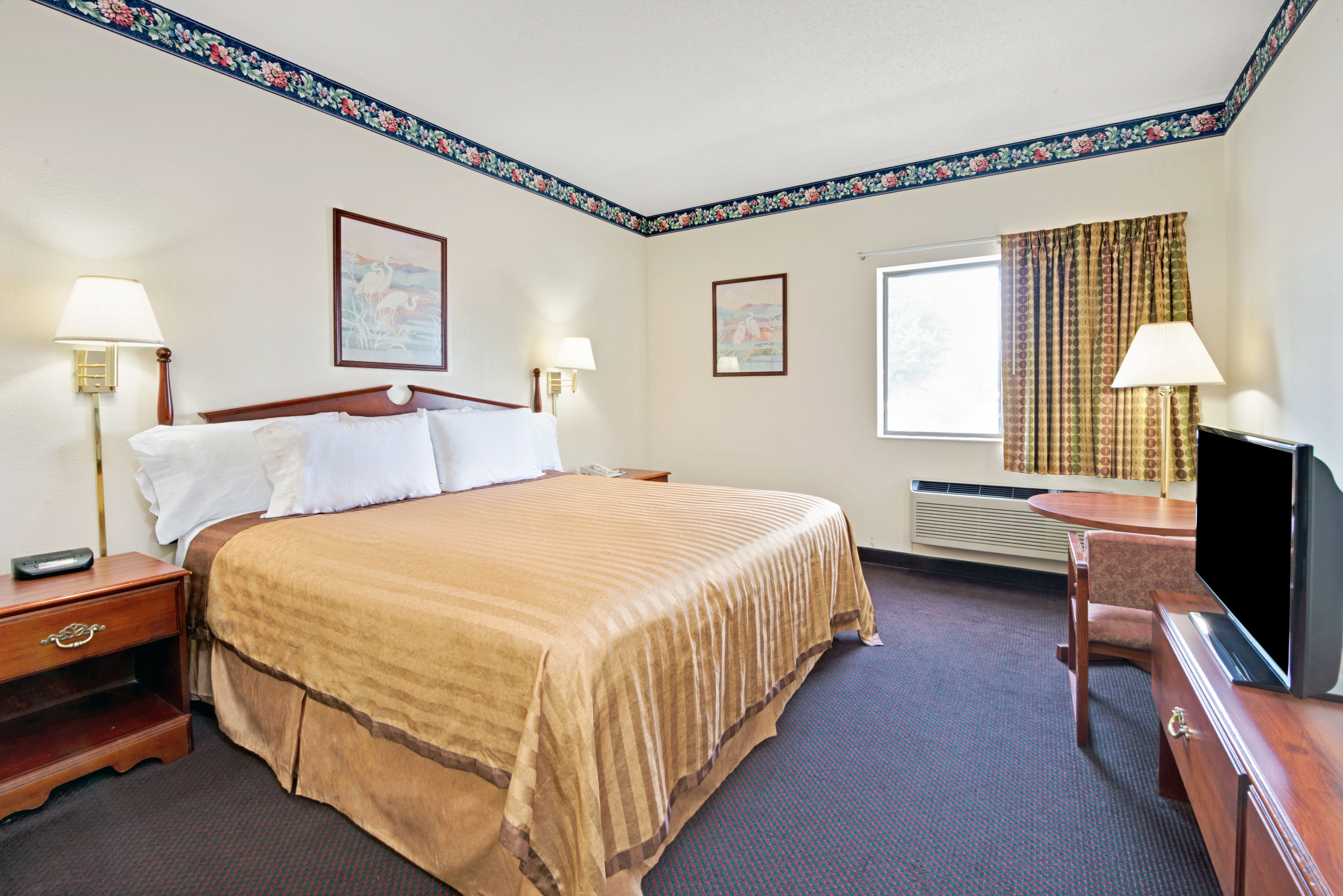 Travelodge By Wyndham St Louis Berkeley Mo Hotels