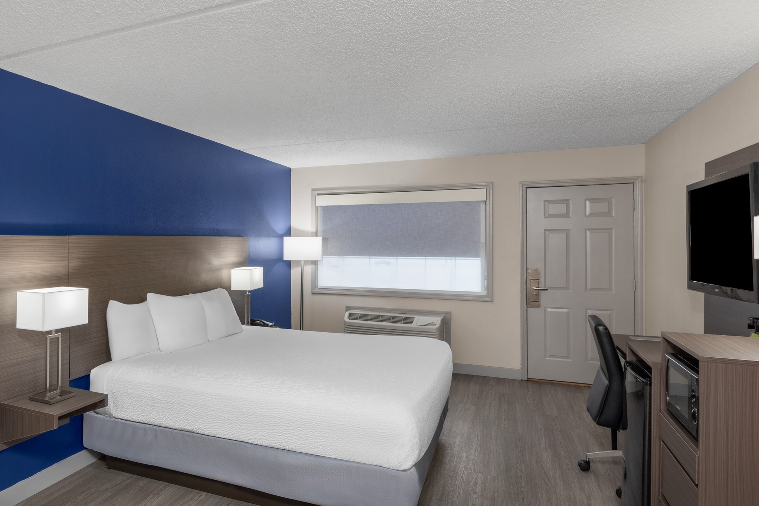 Guest room at the Angel Inn Near IMAX, a Travelodge by Wyndham in Branson, Missouri