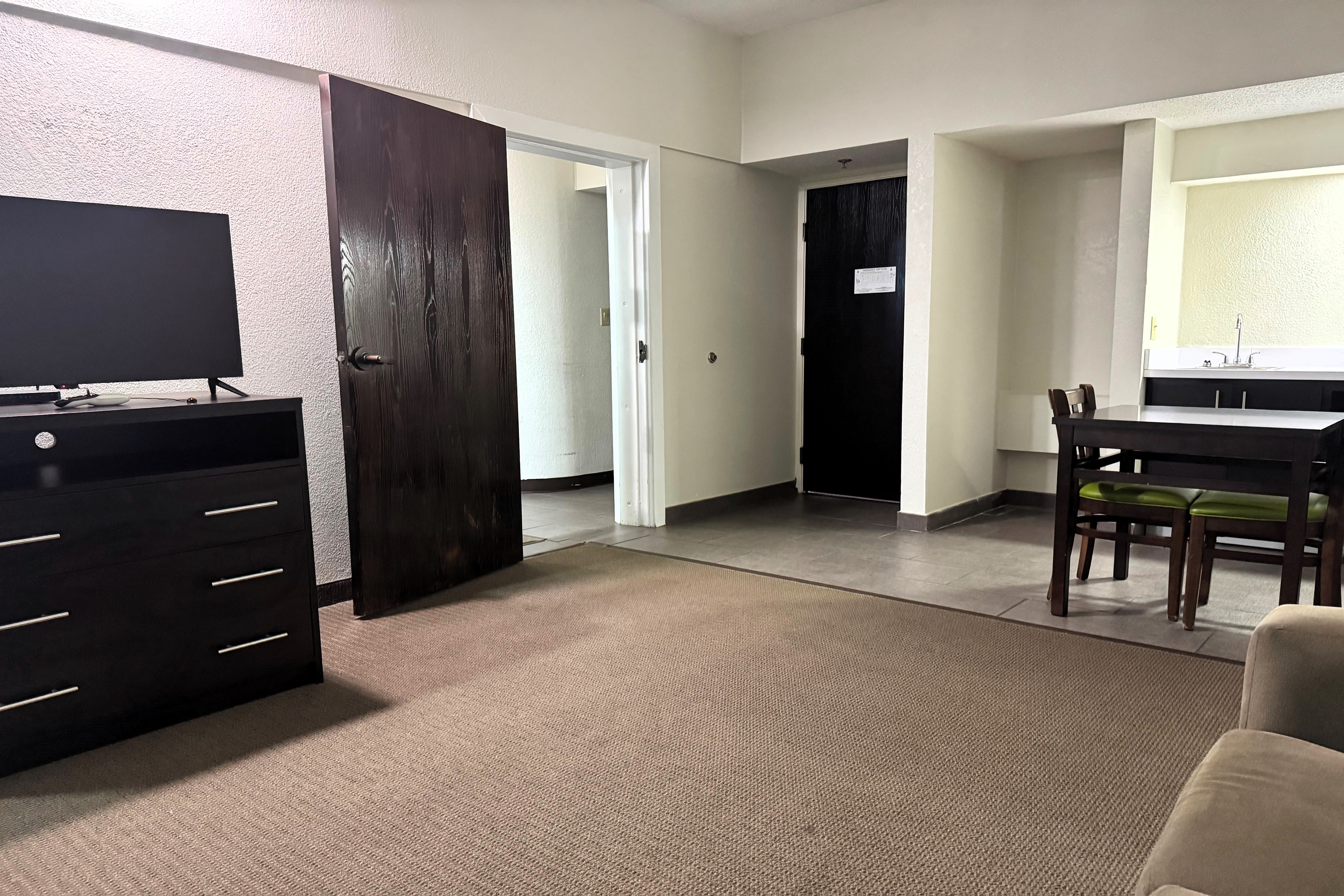 Guest room at the Travelodge by Wyndham Flowood/Jackson/Airport North in Flowood, Mississippi