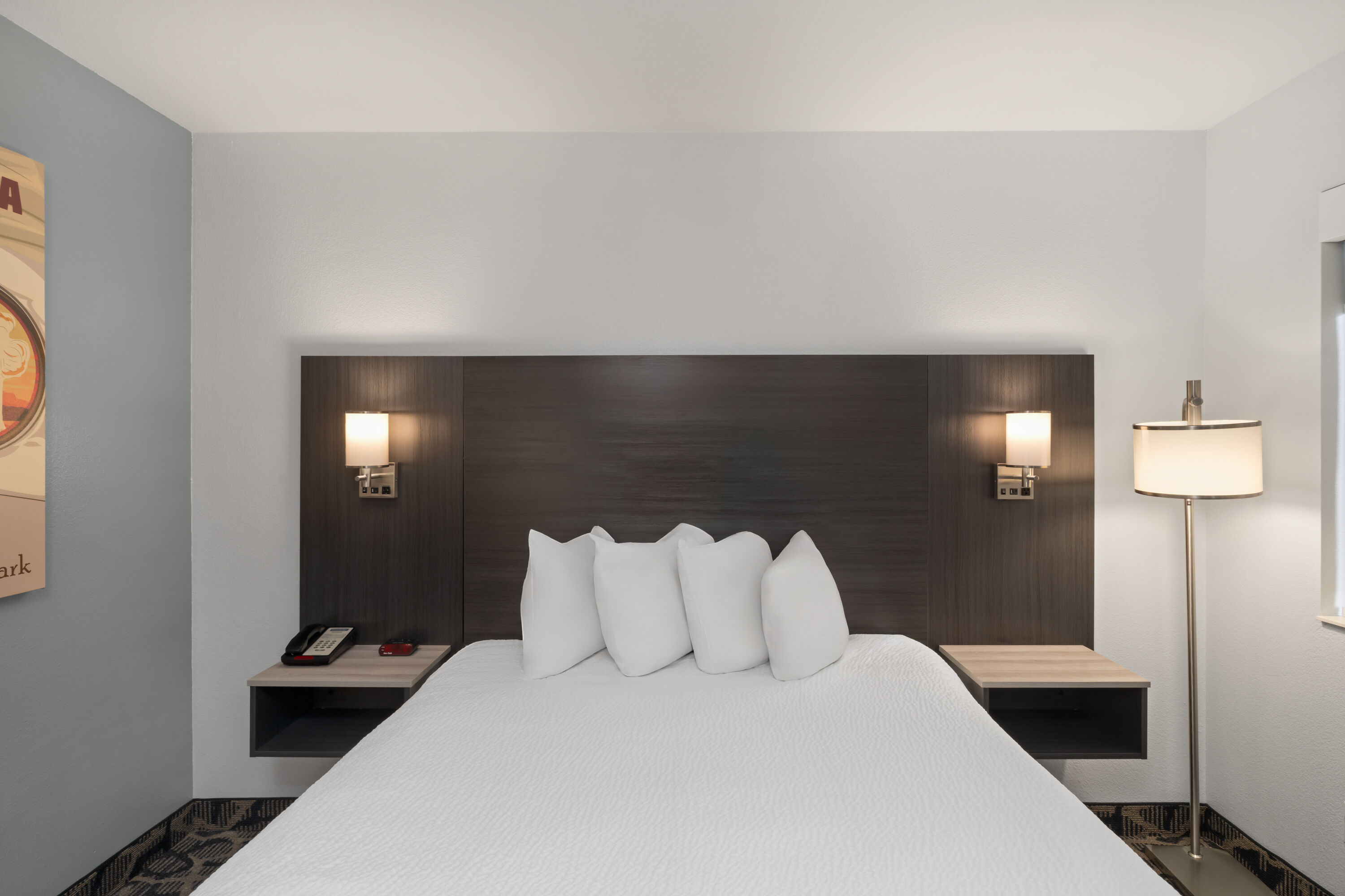 Guest room at the Travelodge by Wyndham Gardiner Yellowstone Park North in Gardiner, Montana