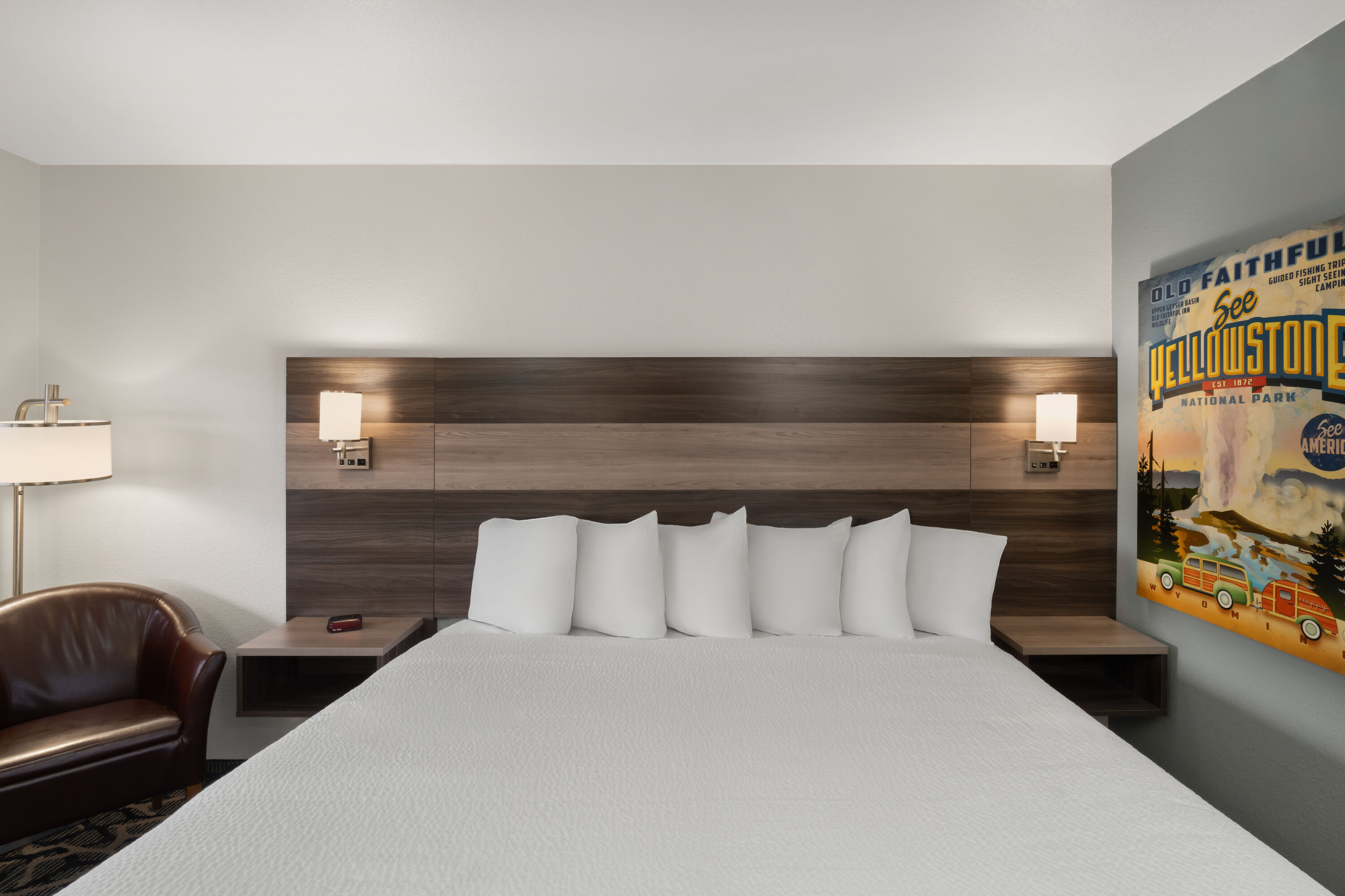 Guest room at the Travelodge by Wyndham Gardiner Yellowstone Park North in Gardiner, Montana