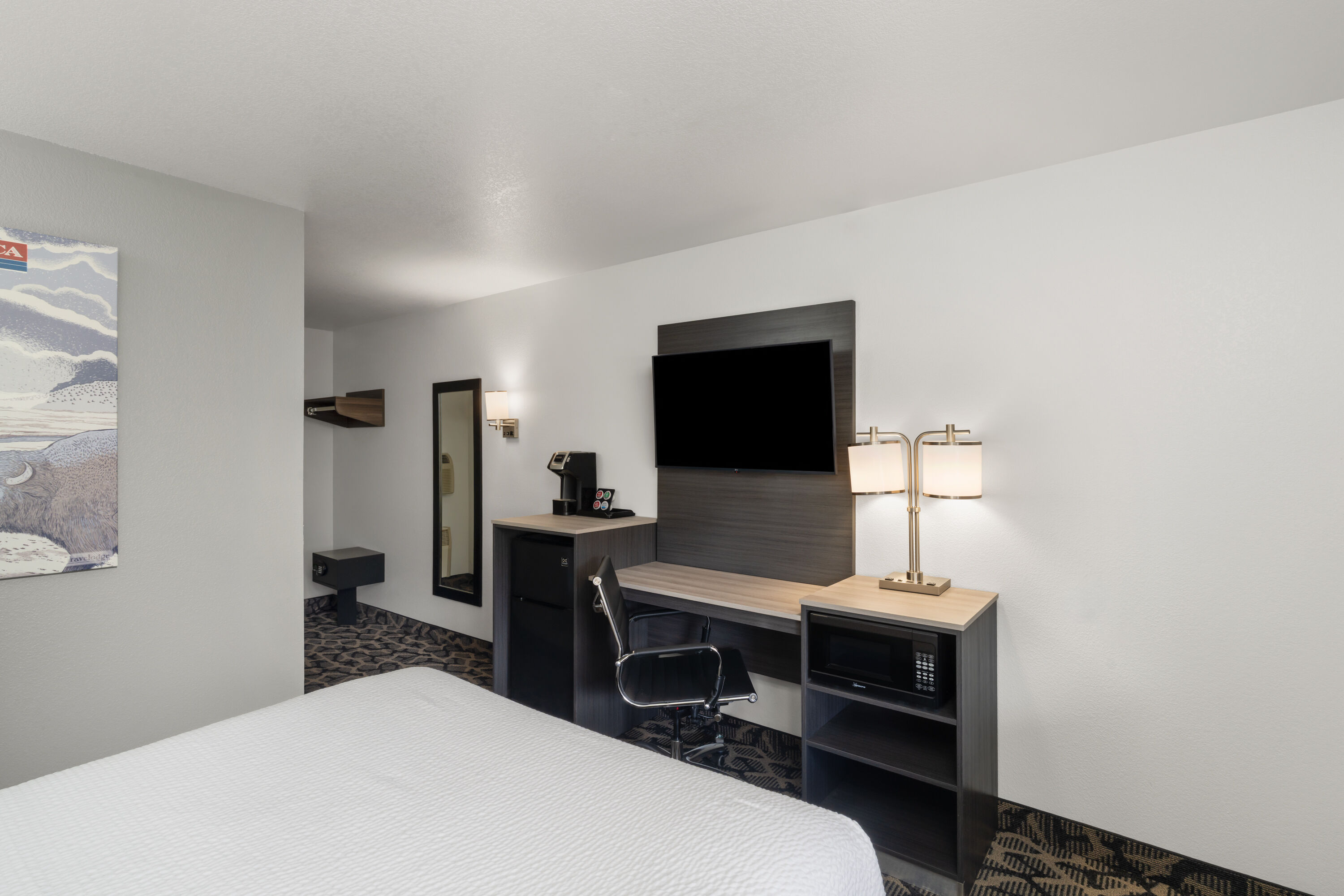 Guest room at the Travelodge by Wyndham Gardiner Yellowstone Park North in Gardiner, Montana