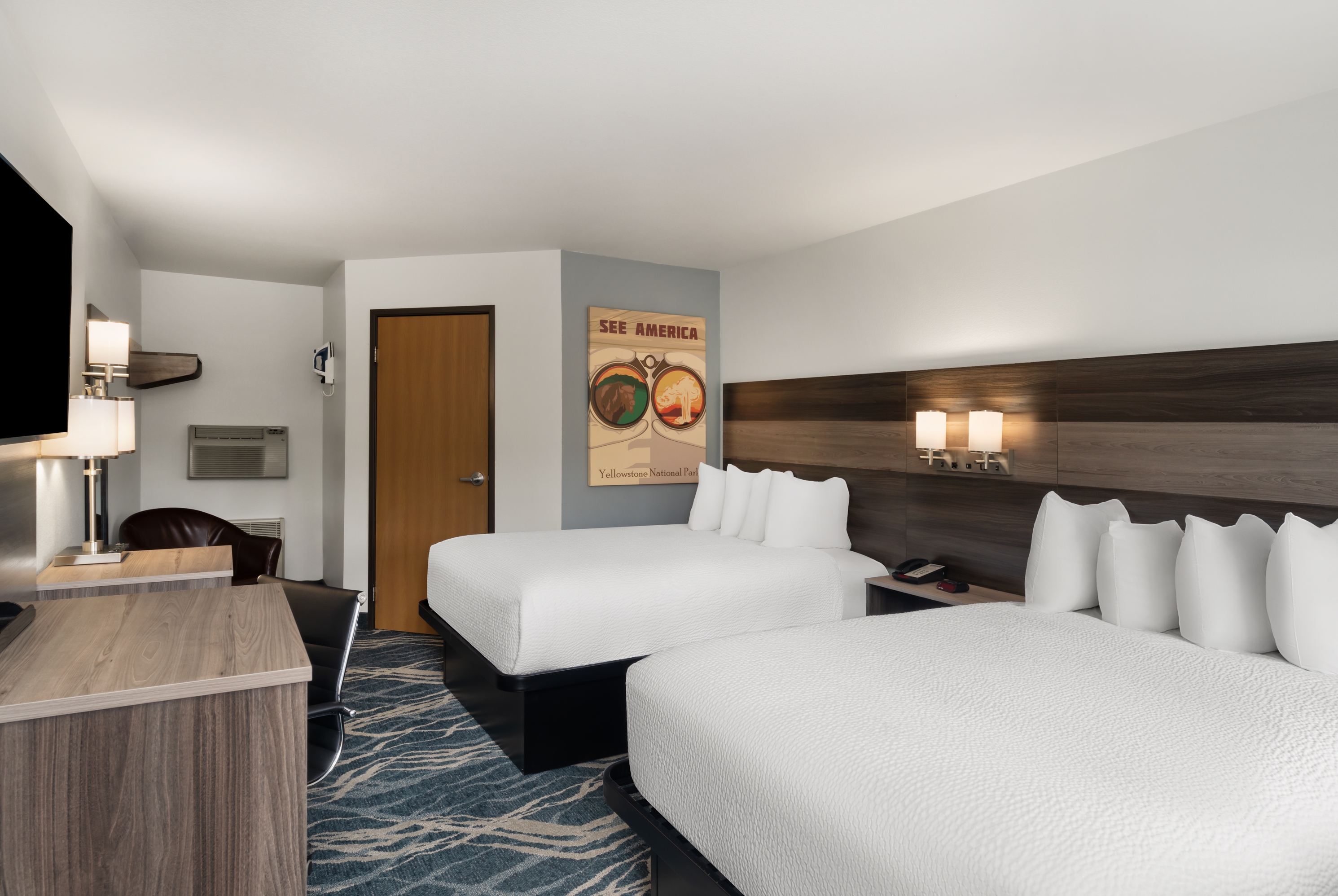 Guest room at the Travelodge by Wyndham Gardiner Yellowstone Park North in Gardiner, Montana
