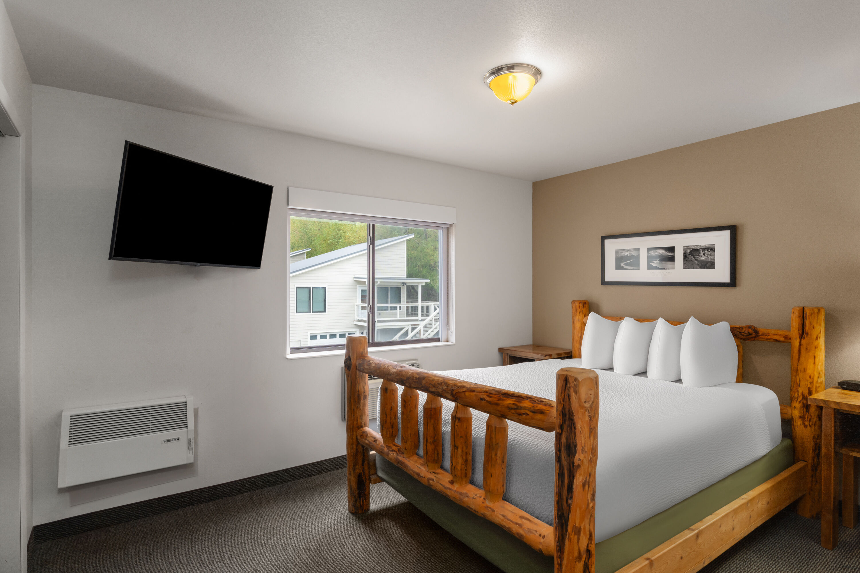 Travelodge by Wyndham Gardiner Yellowstone Park North suite in Gardiner, Montana