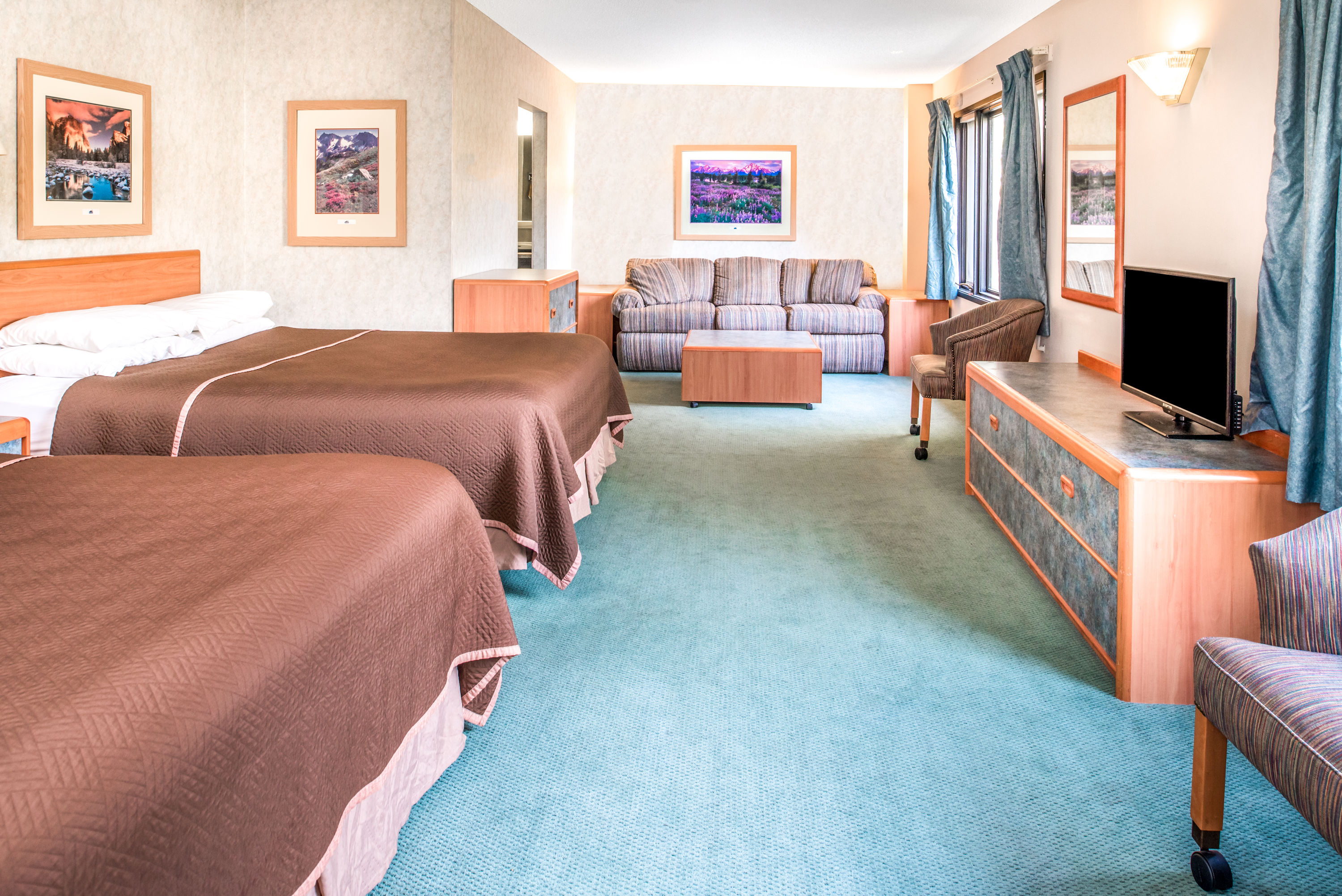 Travelodge by Wyndham Kalispell suite in Kalispell, Montana