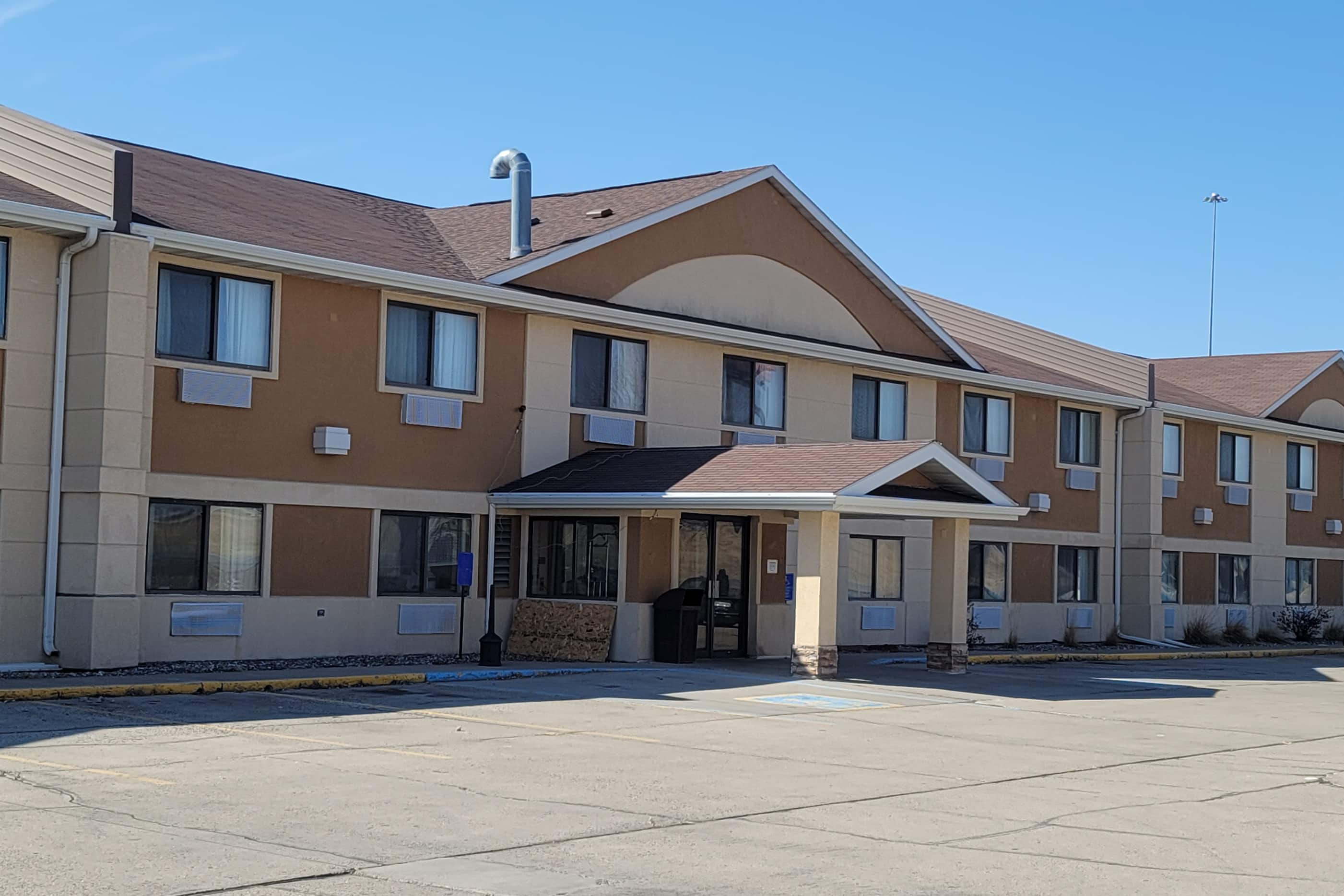 Travelodge by Wyndham Fargo West Acres Fargo, ND Hotels