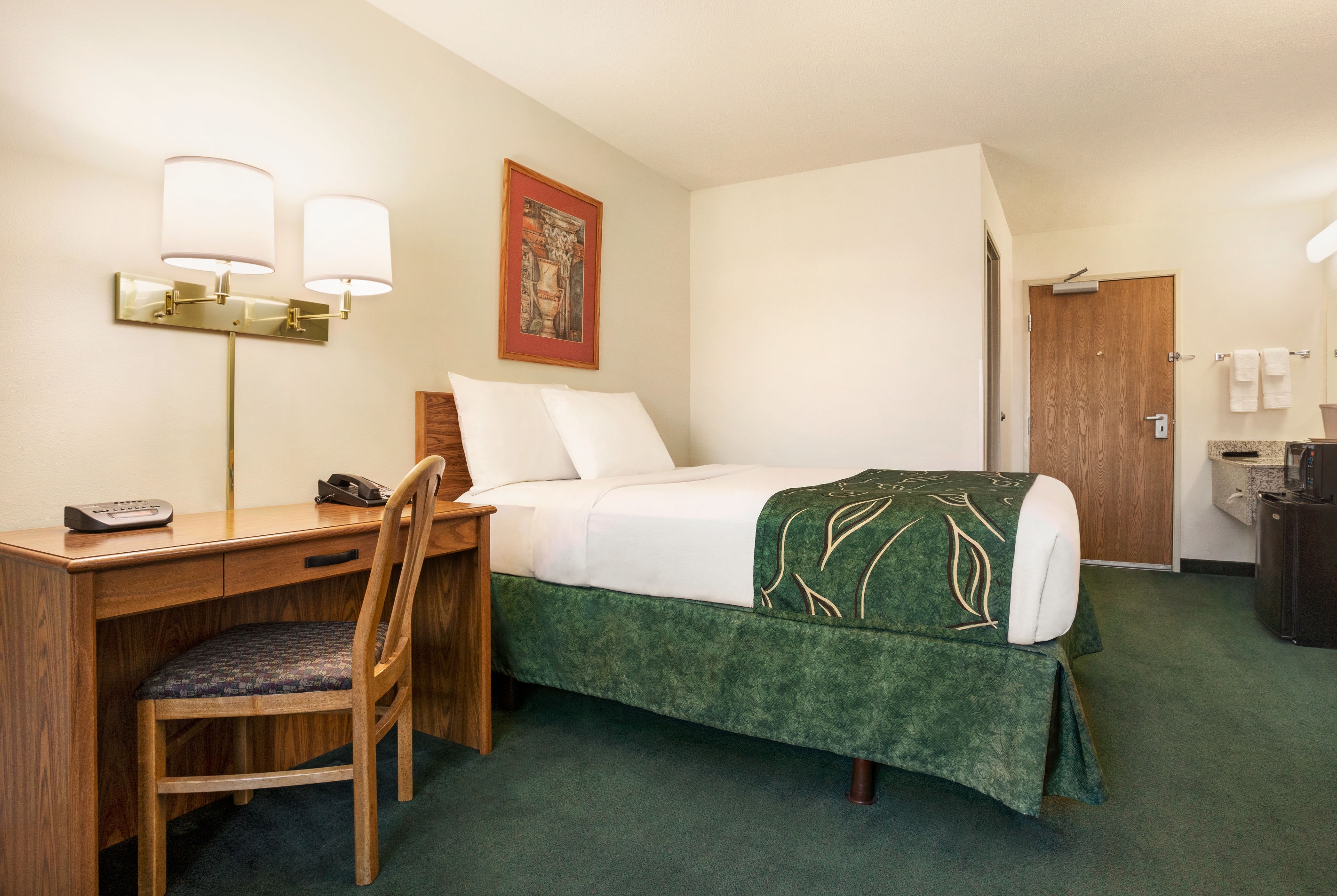 Guest room feature at the Travelodge by Wyndham Morrill in Morrill, Nebraska