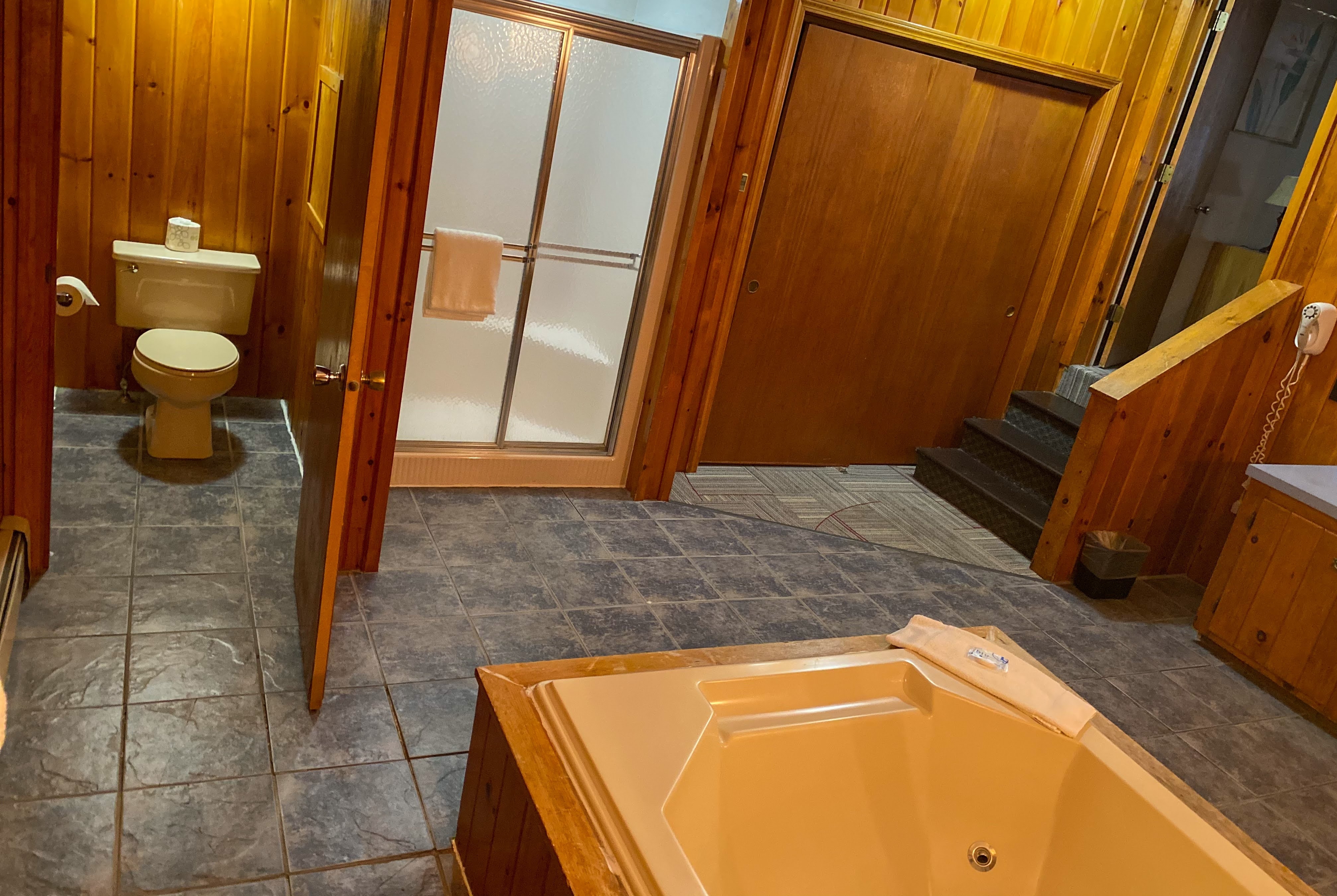 Guest room bath at the Travelodge by Wyndham Lincoln Near White Mountain in Lincoln, New Hampshire