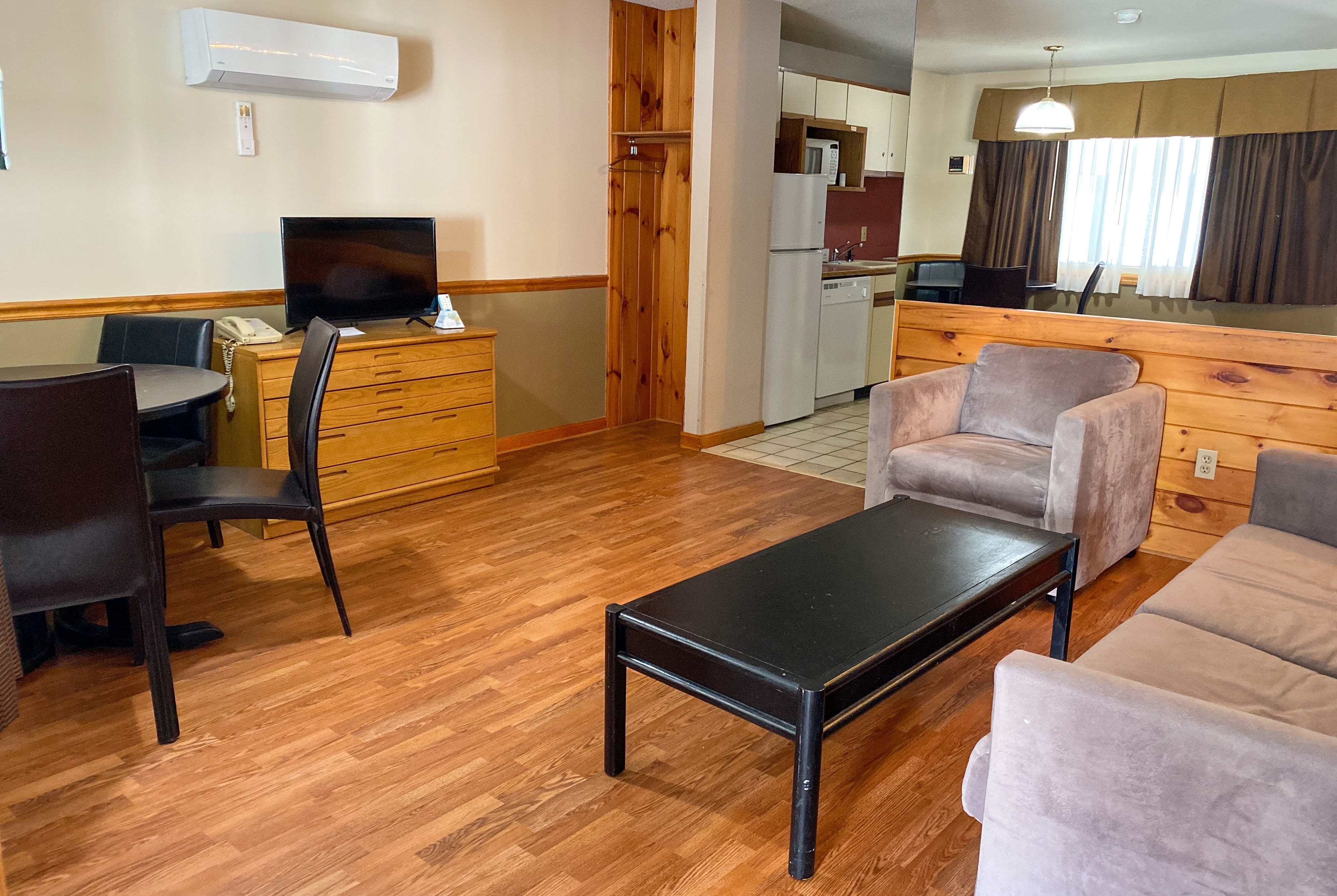 Travelodge by Wyndham Lincoln Near White Mountain suite in Lincoln, New Hampshire