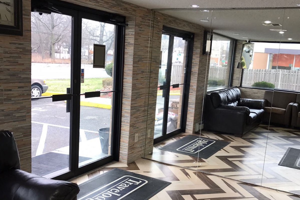 Travelodge By Wyndham Avenel Woodbridge Avenel Nj Hotels