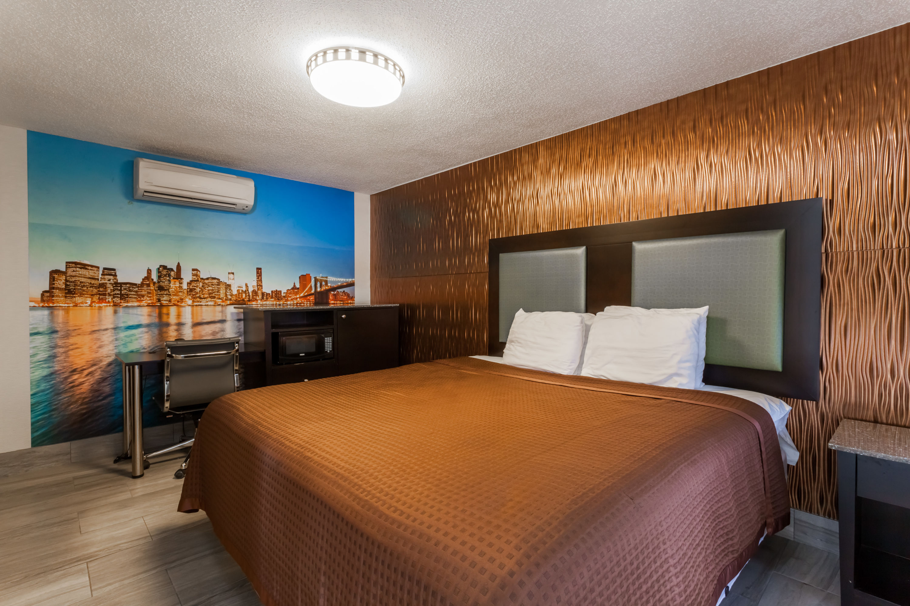Guest room at the Travelodge by Wyndham South Hackensack in South Hackensack, New Jersey