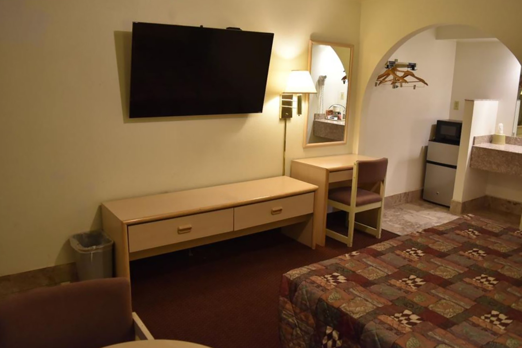 Guest room at the Travelodge by Wyndham Farmington in Farmington, New Mexico