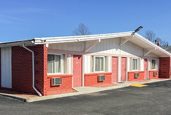 Travelodge by Wyndham Bay Shore Long Island