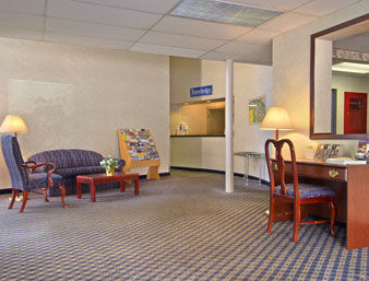 Travelodge By Wyndham Cleveland Lakewood Lakewood Oh Hotels