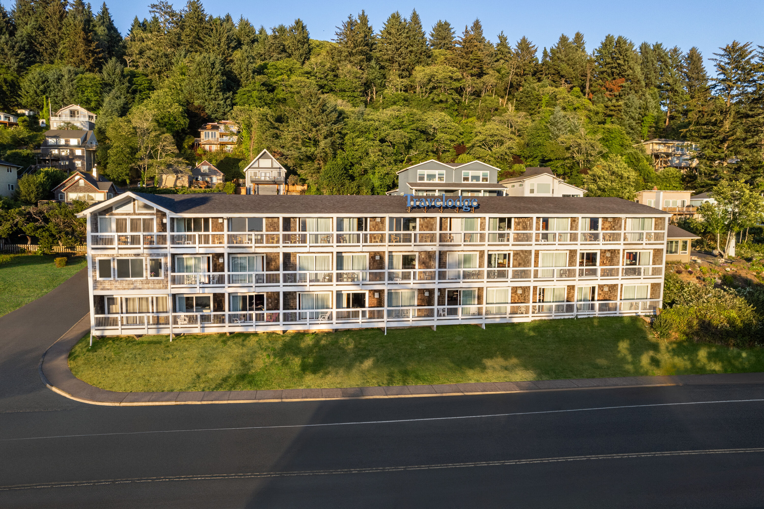 Exterior of Travelodge by Wyndham Depoe Bay hotel in Depoe Bay, Oregon