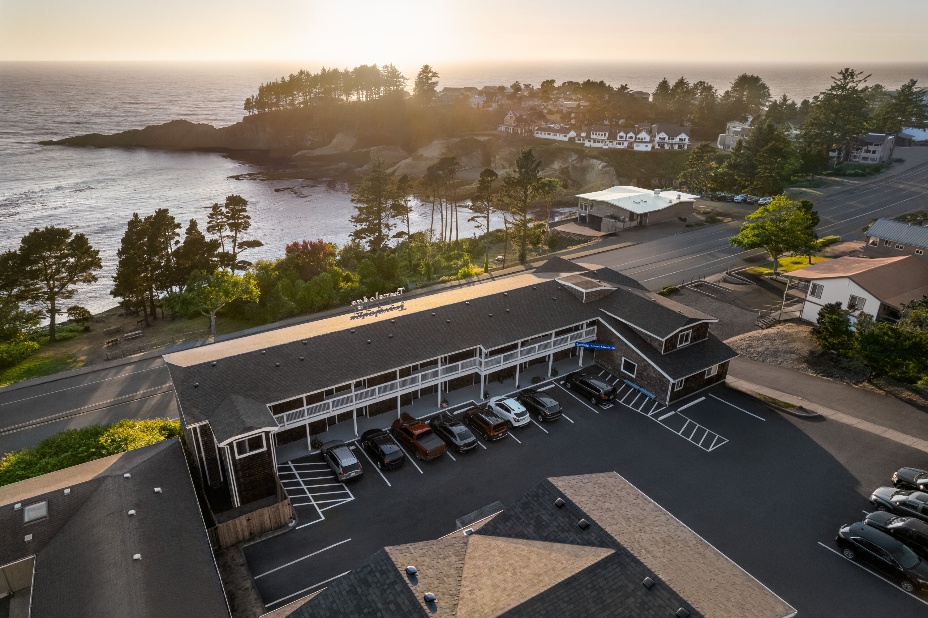 Scenic Image of Travelodge by Wyndham Depoe Bay hotel in Depoe Bay, Oregon
