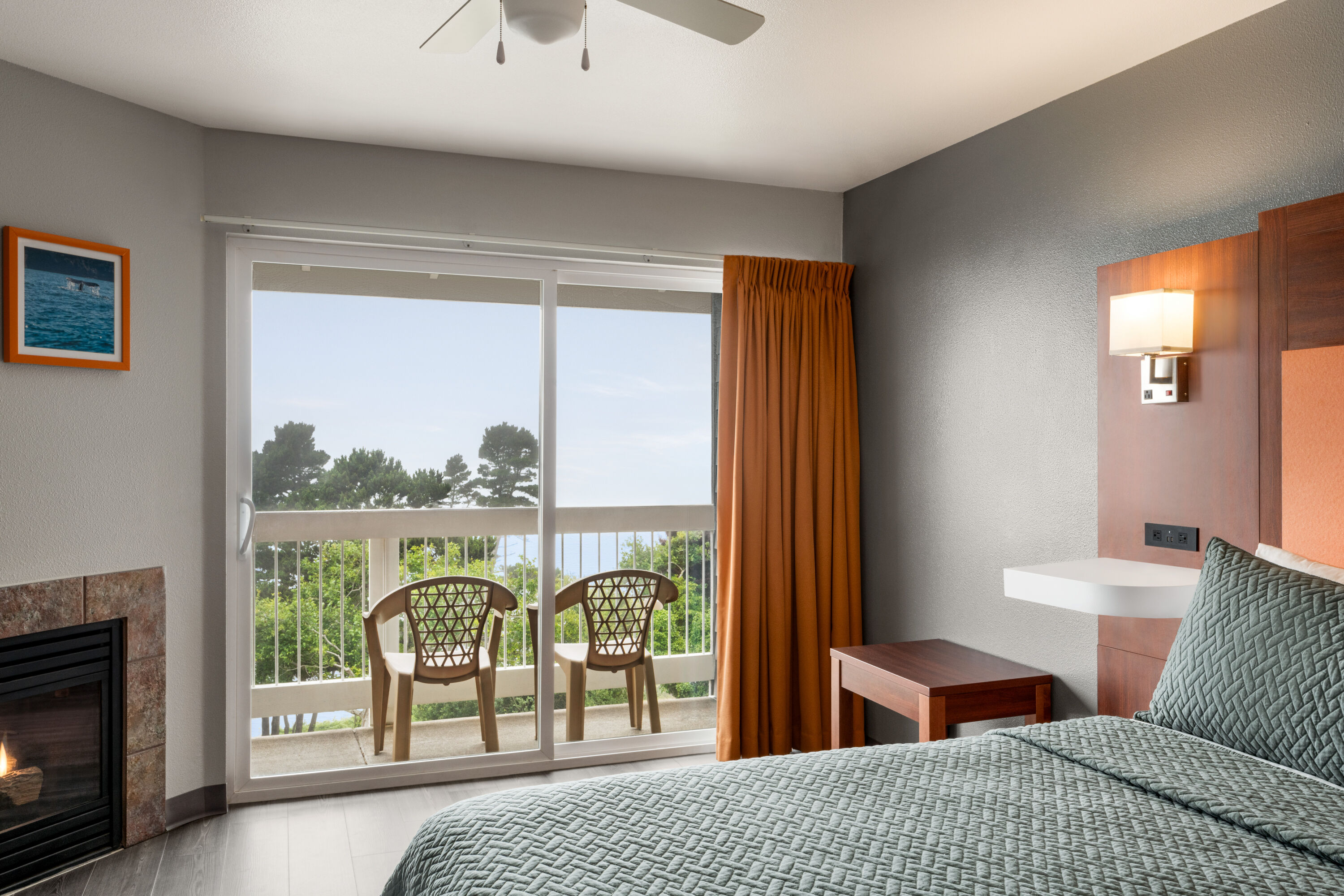 Guest room at the Travelodge by Wyndham Depoe Bay in Depoe Bay, Oregon