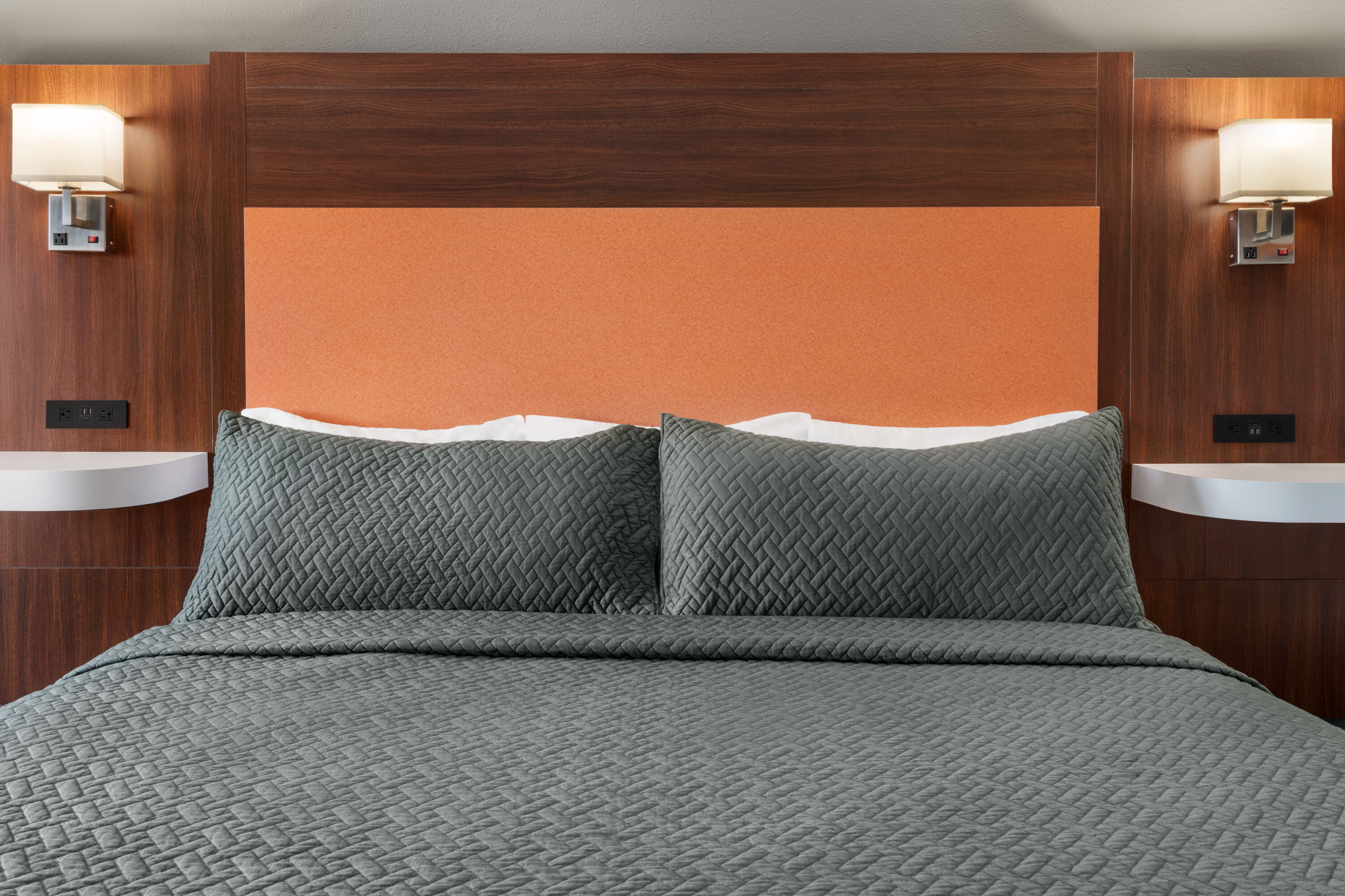 Guest room at the Travelodge by Wyndham Depoe Bay in Depoe Bay, Oregon