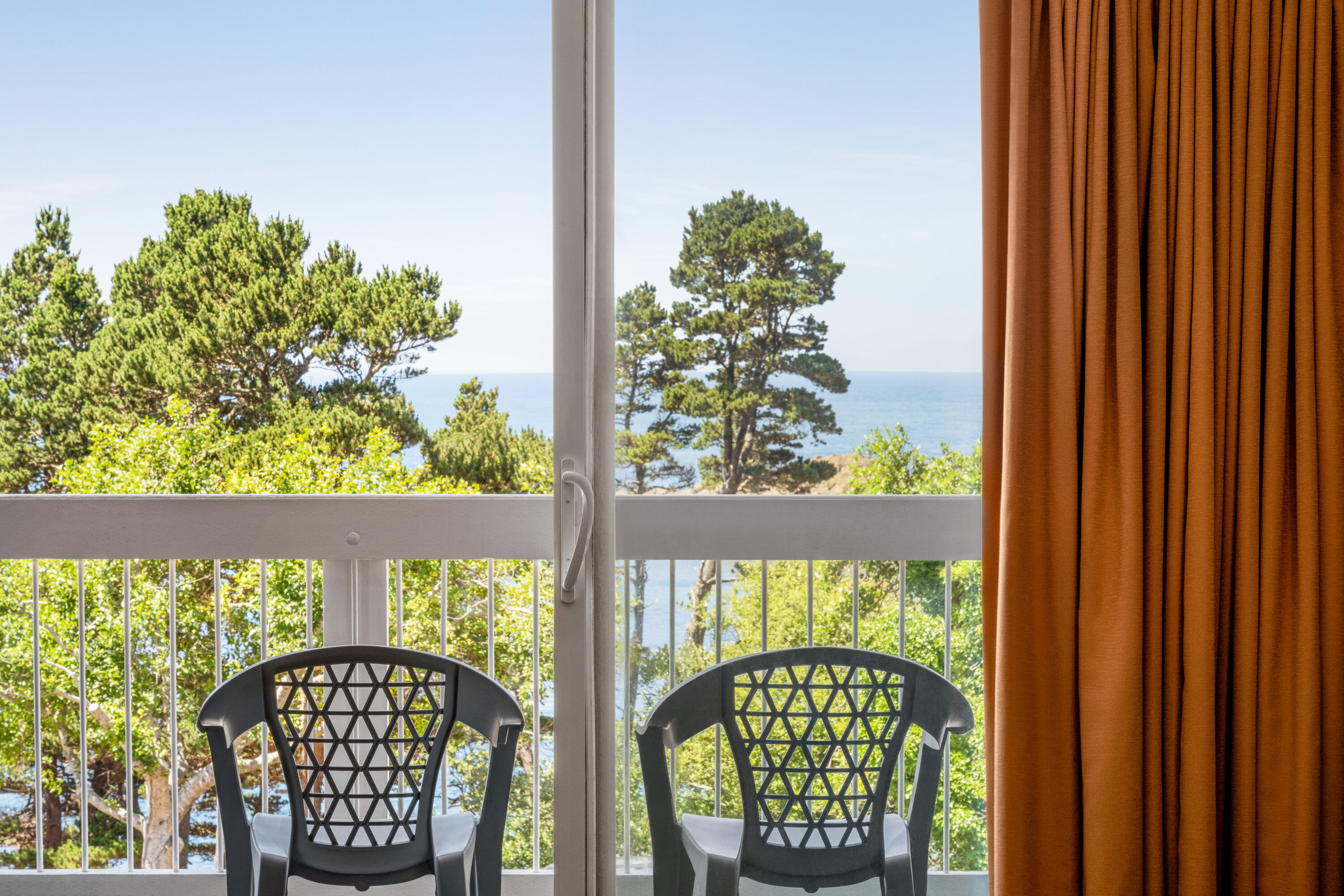 Guest room at the Travelodge by Wyndham Depoe Bay in Depoe Bay, Oregon