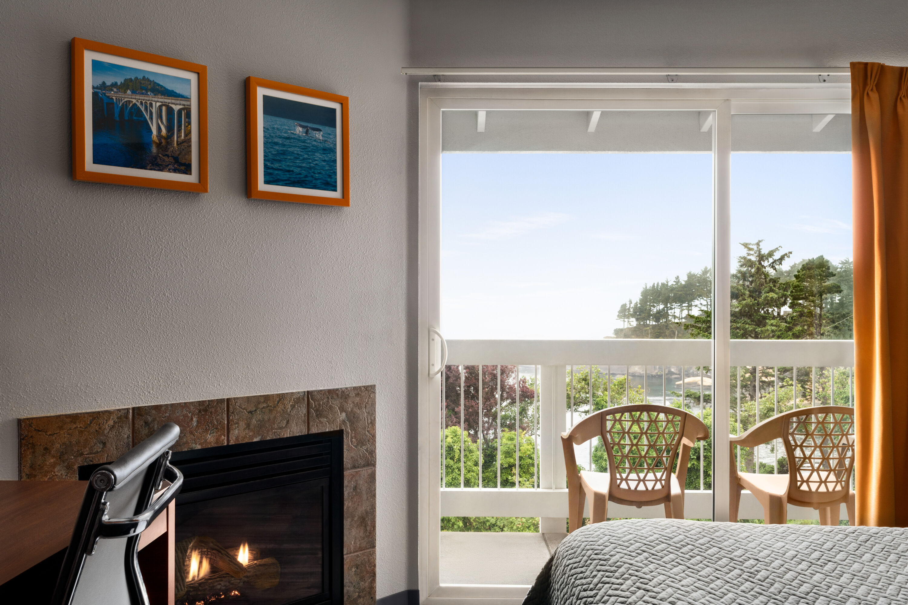 Guest room at the Travelodge by Wyndham Depoe Bay in Depoe Bay, Oregon