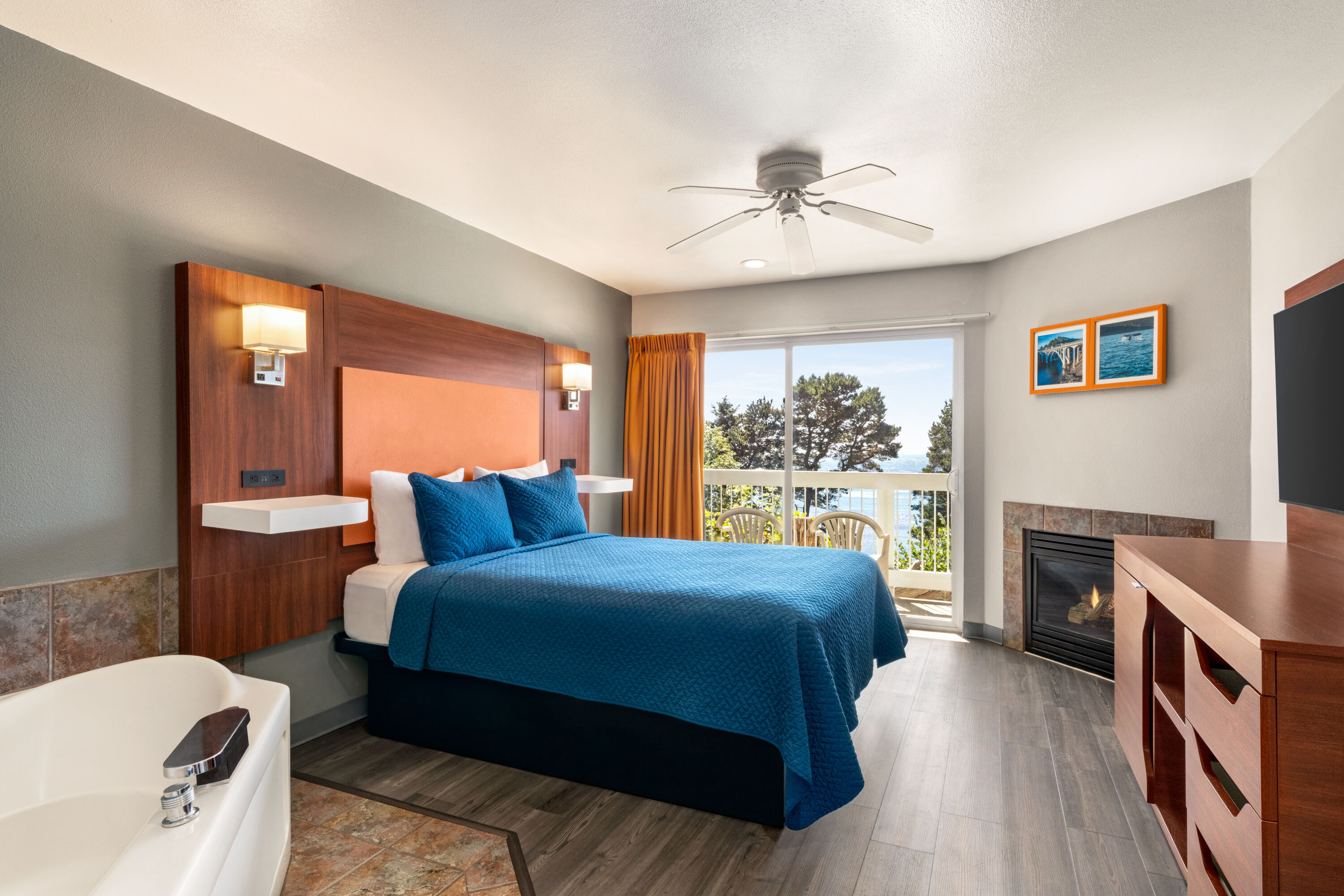 Travelodge by Wyndham Depoe Bay suite in Depoe Bay, Oregon