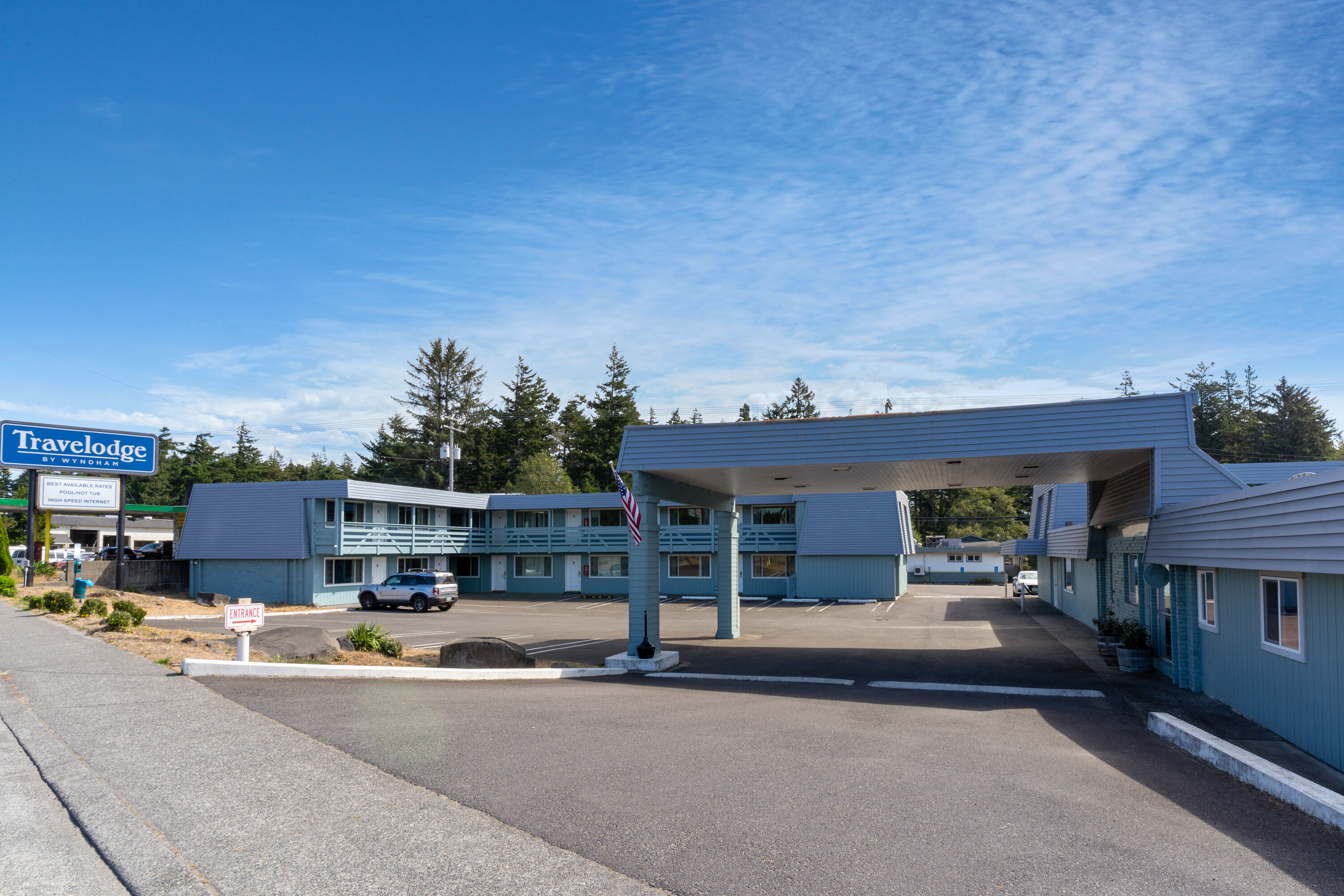 Exterior Day Image of Travelodge by Wyndham Florence hotel in Florence, Oregon