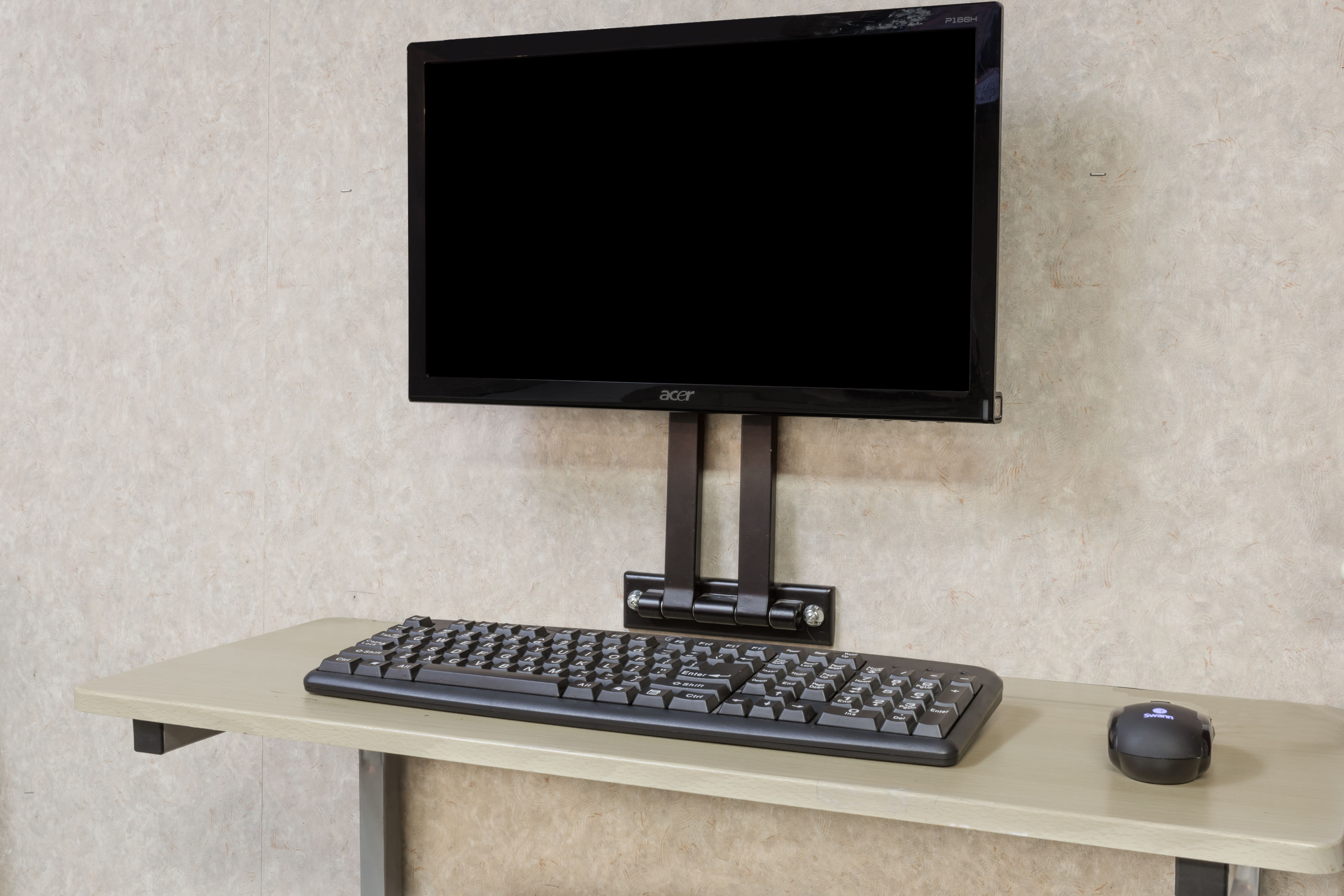 Travelodge by Wyndham La Grande business center in La Grande, Oregon