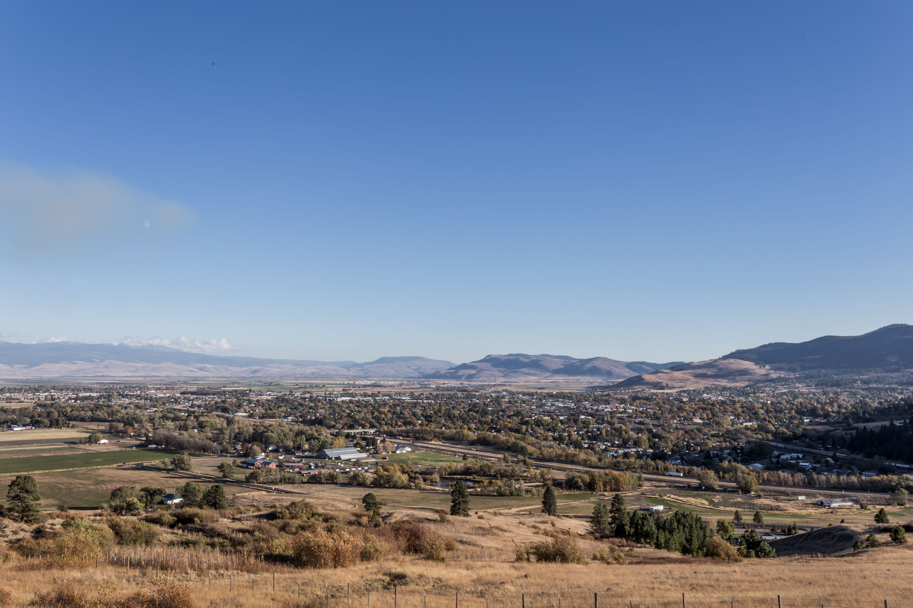 Exterior of Travelodge by Wyndham La Grande hotel in La Grande, Oregon