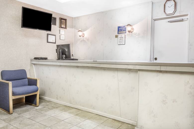 La Grande Travelodge hotel lobby in La Grande, Oregon