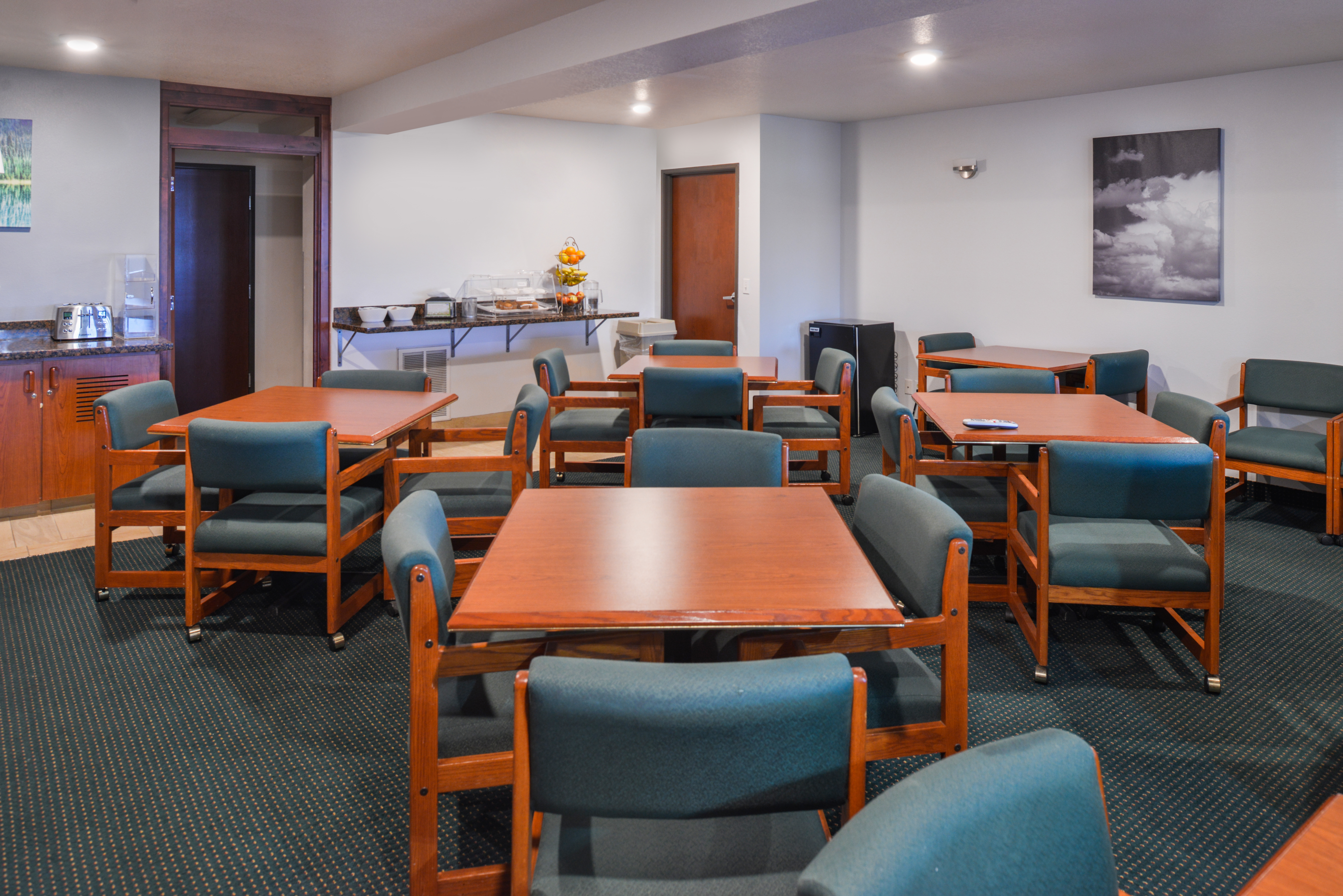 Free breakfast at Travelodge Suites by Wyndham Newberg in Newberg, Oregon