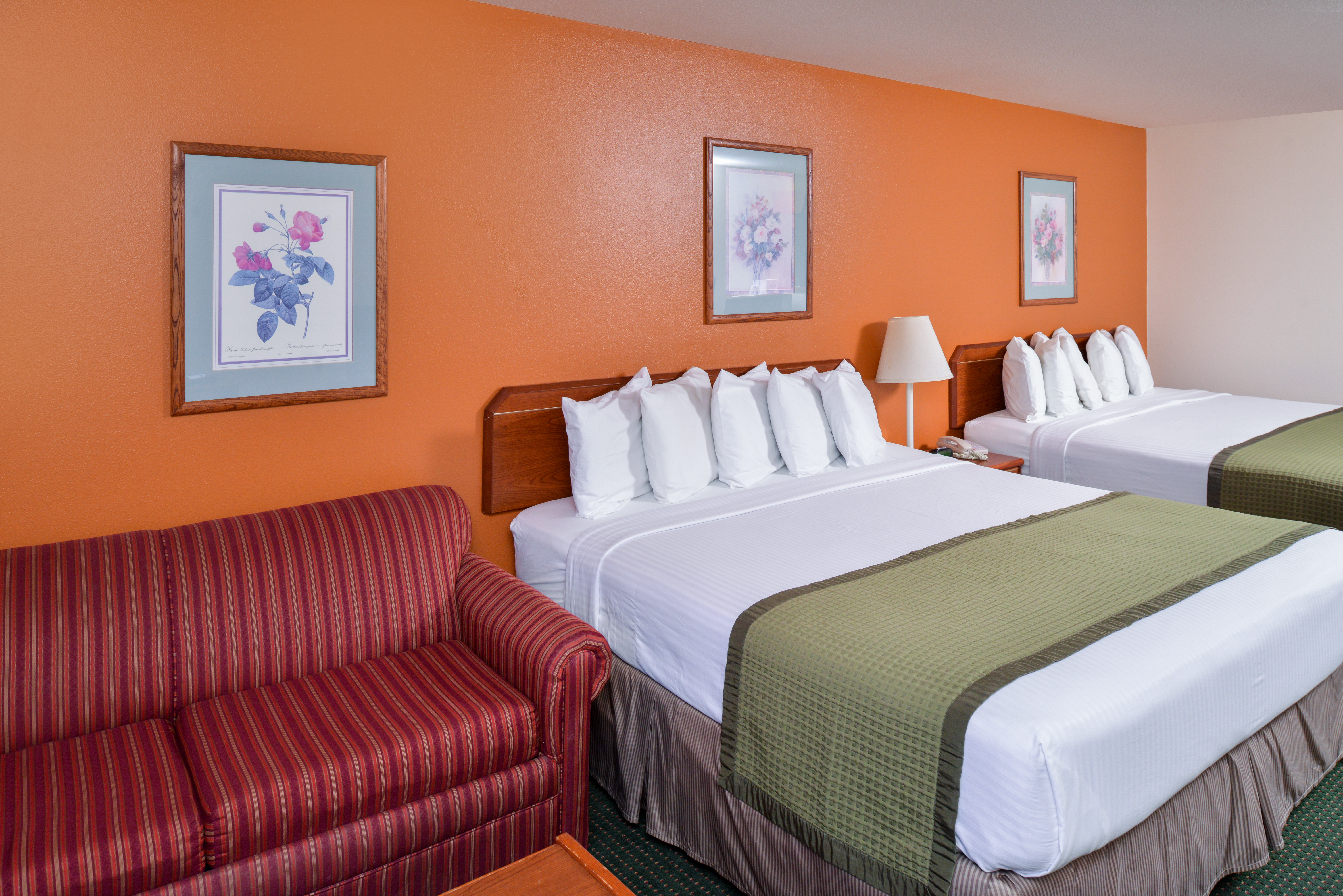 Guest room at the Travelodge Suites by Wyndham Newberg in Newberg, Oregon