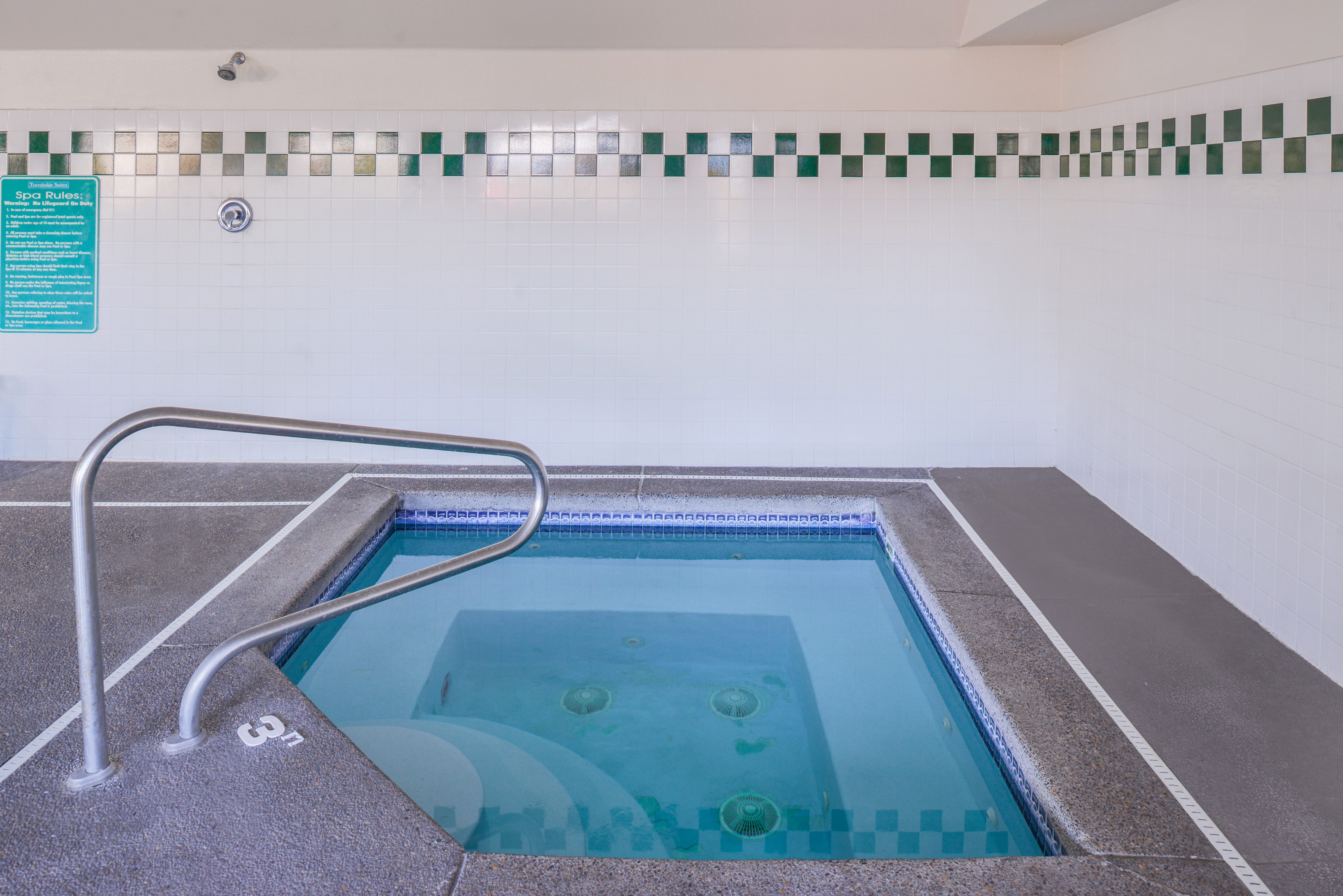 Hot tub at the Travelodge Suites by Wyndham Newberg in Newberg, Oregon